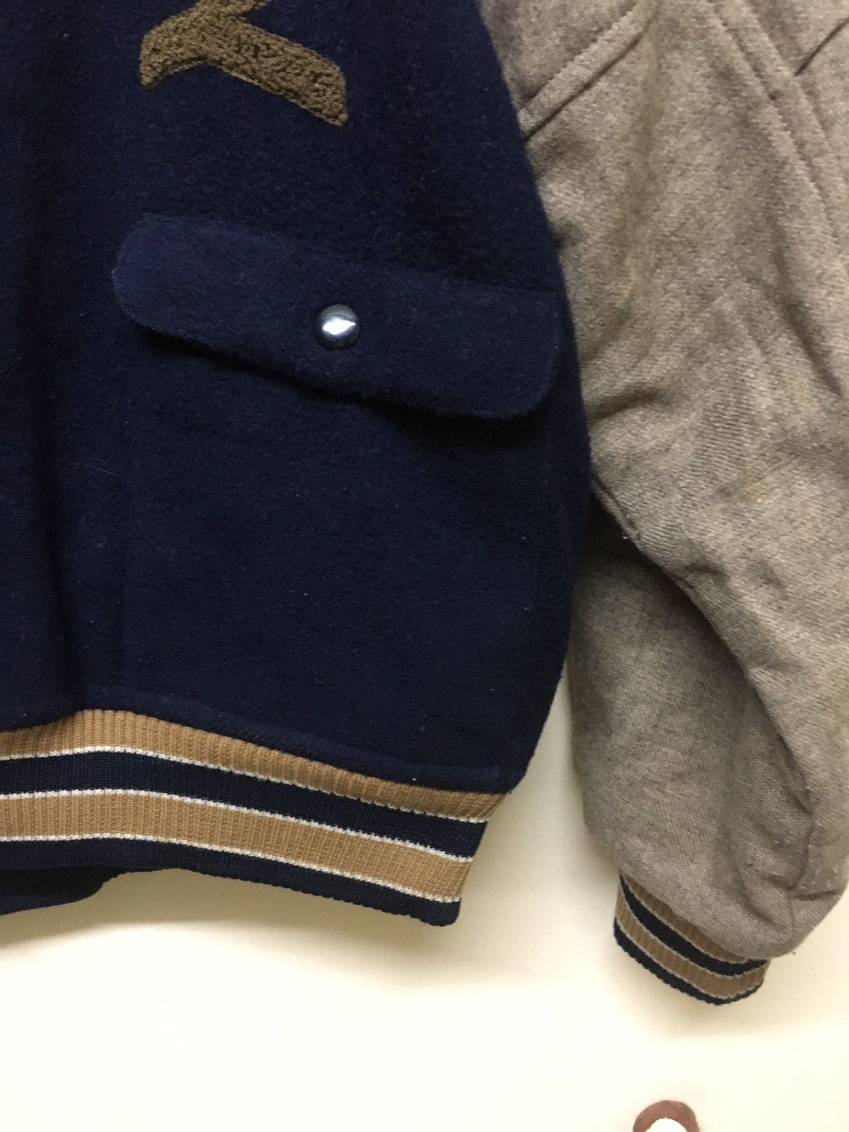 Japanese Brand 🔥Rare🔥Pageboy varsity wool jacket big logo Size US L / EU 52-54 / 3 - 6 Thumbnail