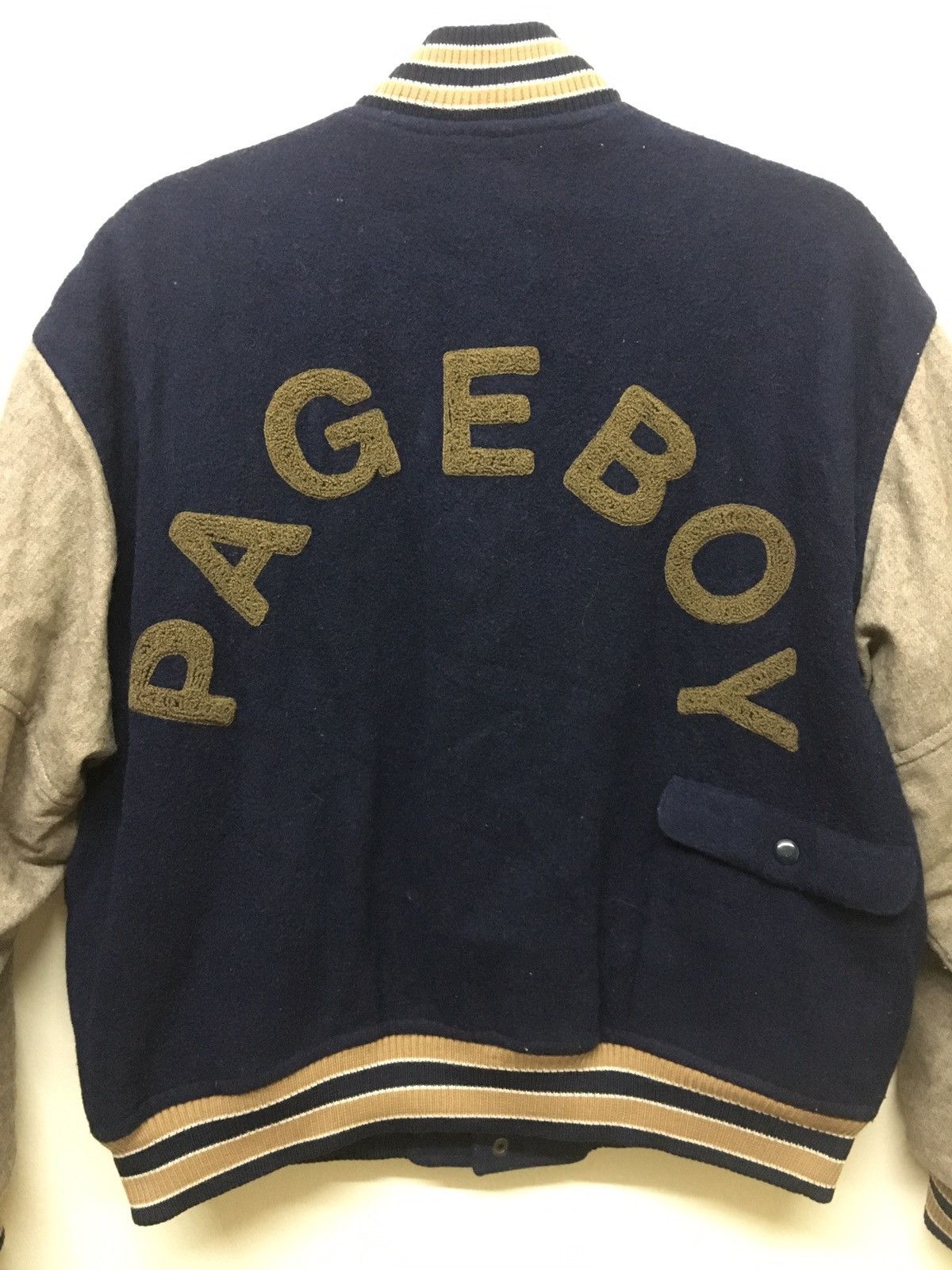 Japanese Brand 🔥Rare🔥Pageboy varsity wool jacket big logo Size US L / EU 52-54 / 3 - 7 Thumbnail