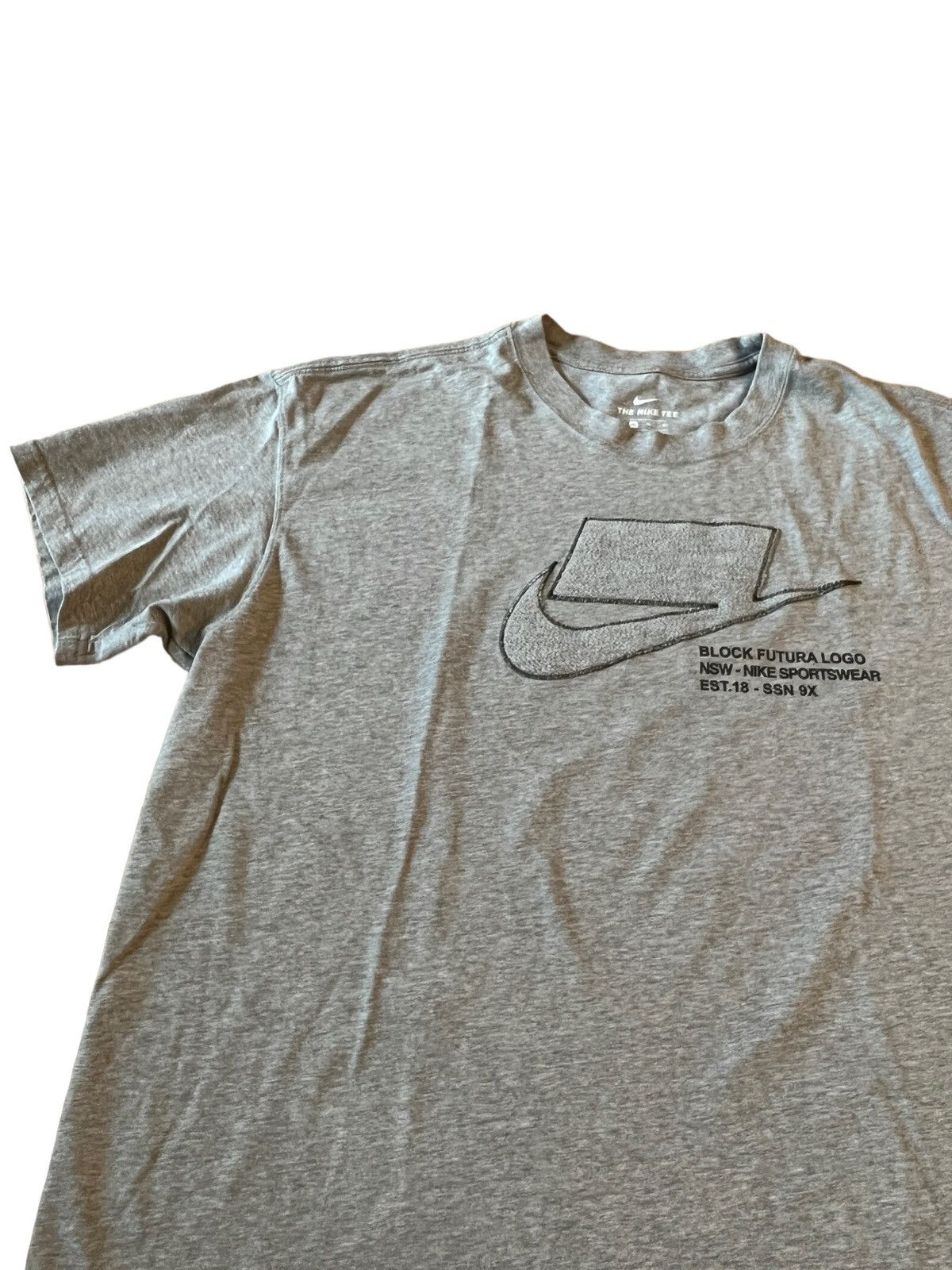 Nike block logo tee best sale