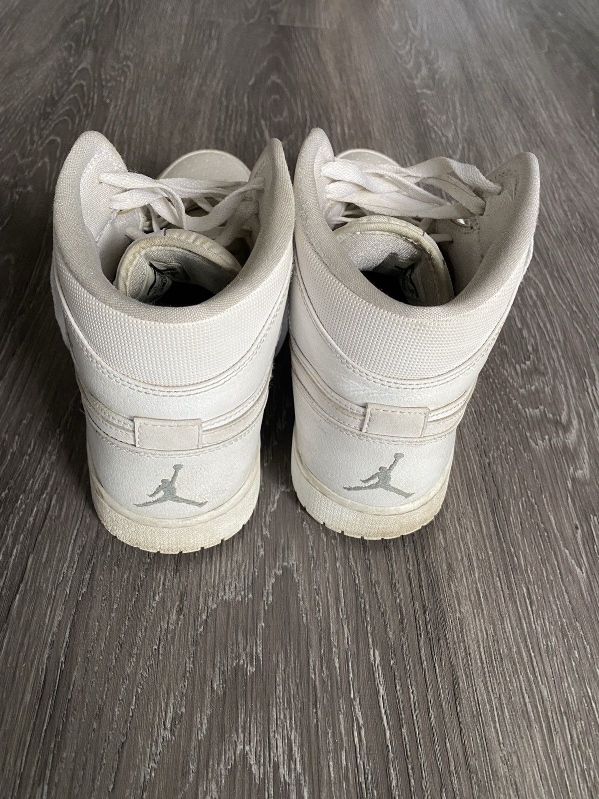 Jordan Brand Air Jordan 1 Mid White Cool Grey Sneaker Shoes Size US 11 / EU 44 - 3 Thumbnail