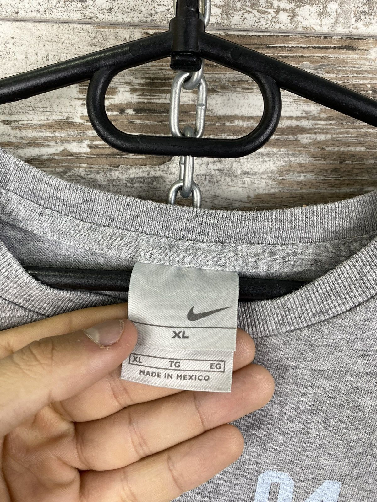 Nike Mens Vintage Nike Big Logo T Shirt rare y2k streetwear tee Size US XL / EU 56 / 4 - 4 Thumbnail