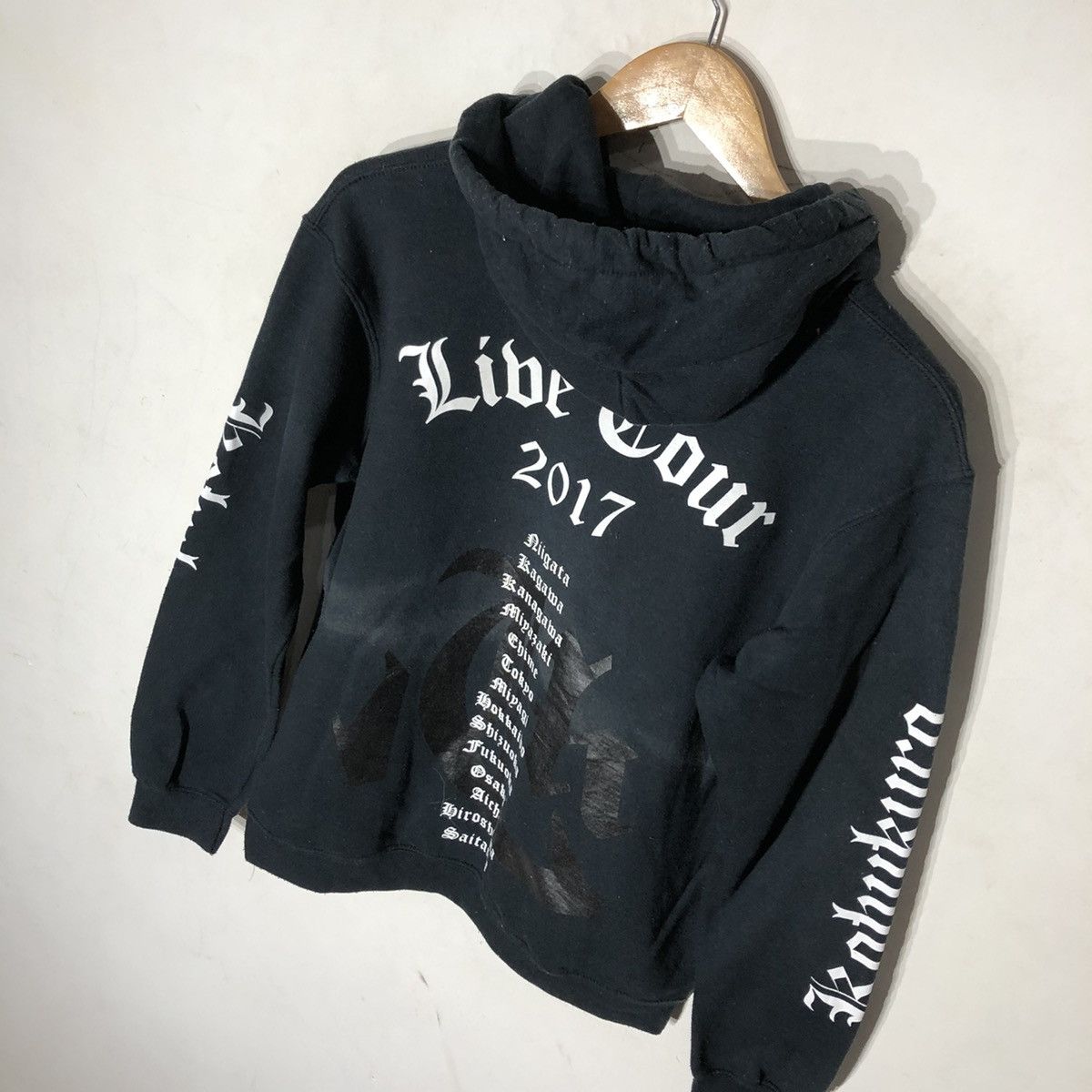 Band Tees LIVE TOUR 2017 KOBUKURO HOODIE Size US M / EU 48-50 / 2 - 6 Thumbnail