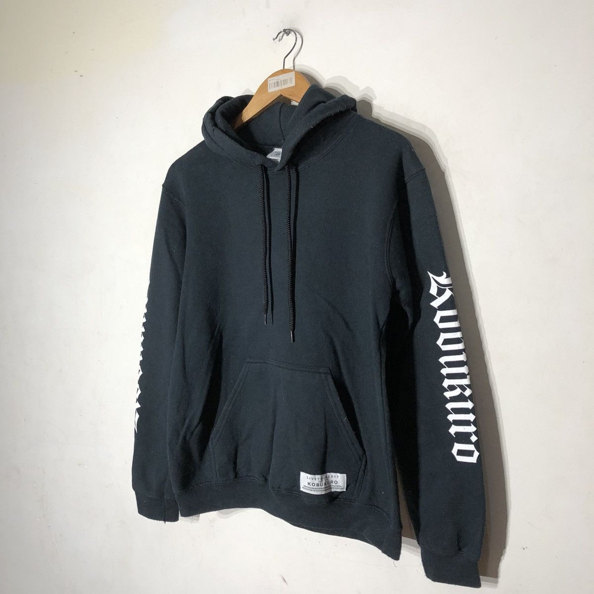 Band Tees LIVE TOUR 2017 KOBUKURO HOODIE Size US M / EU 48-50 / 2 - 3 Thumbnail