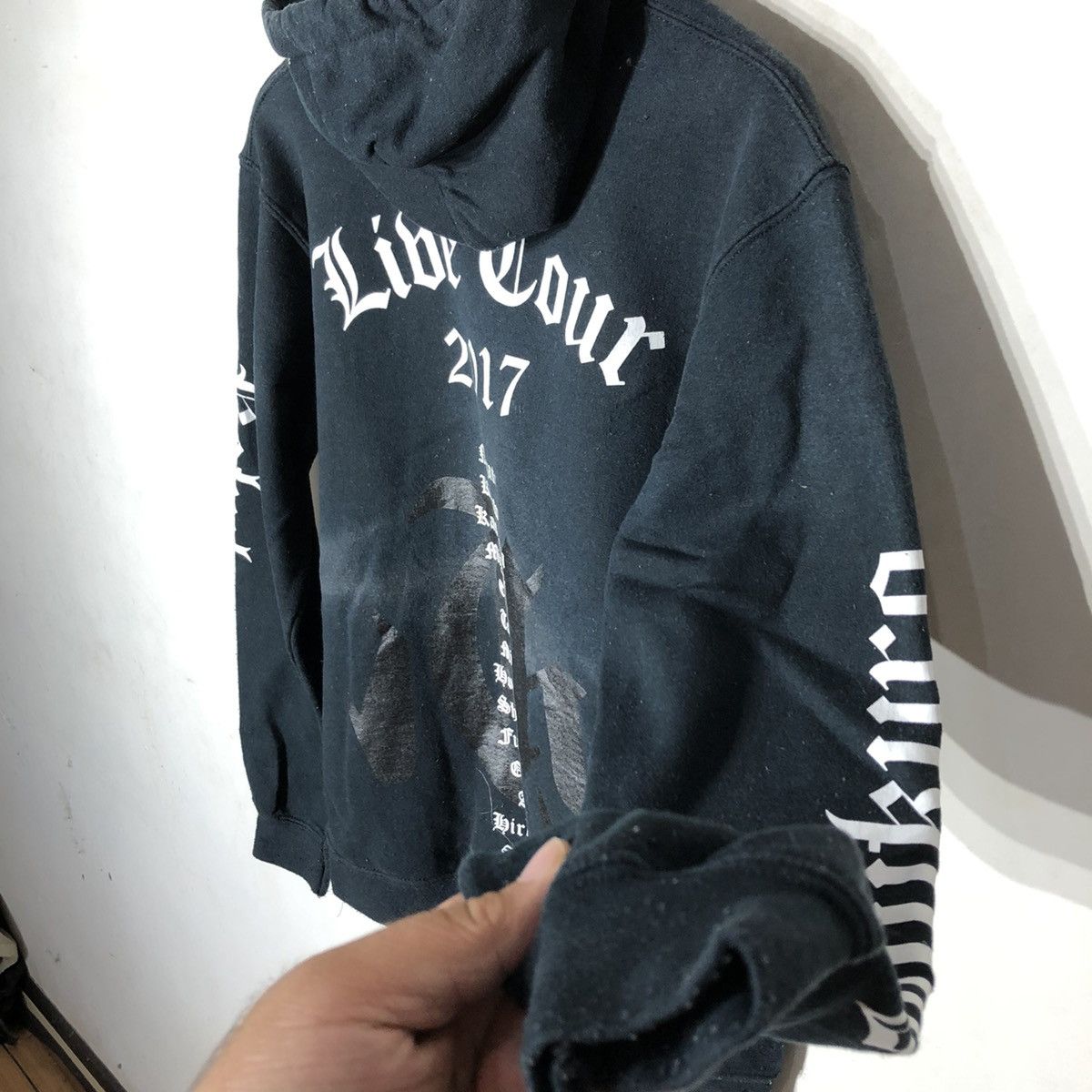 Band Tees LIVE TOUR 2017 KOBUKURO HOODIE Size US M / EU 48-50 / 2 - 7 Thumbnail