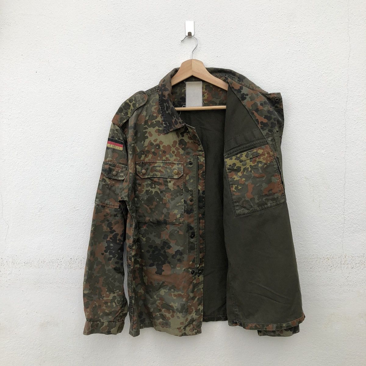 Vintage VINTAGE ARMY JACKET GERMANY FLAG MILITARY COLLECTIONS Size US L / EU 52-54 / 3 - 10 Thumbnail
