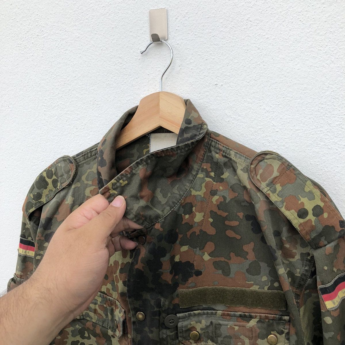 Vintage VINTAGE ARMY JACKET GERMANY FLAG MILITARY COLLECTIONS Size US L / EU 52-54 / 3 - 8 Thumbnail