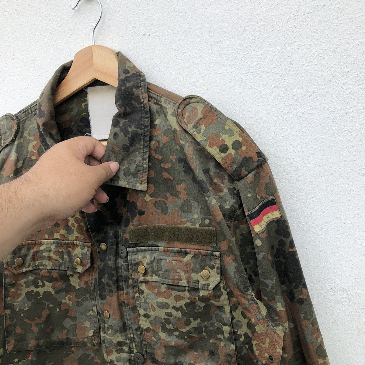 Vintage VINTAGE ARMY JACKET GERMANY FLAG MILITARY COLLECTIONS Size US L / EU 52-54 / 3 - 6 Thumbnail