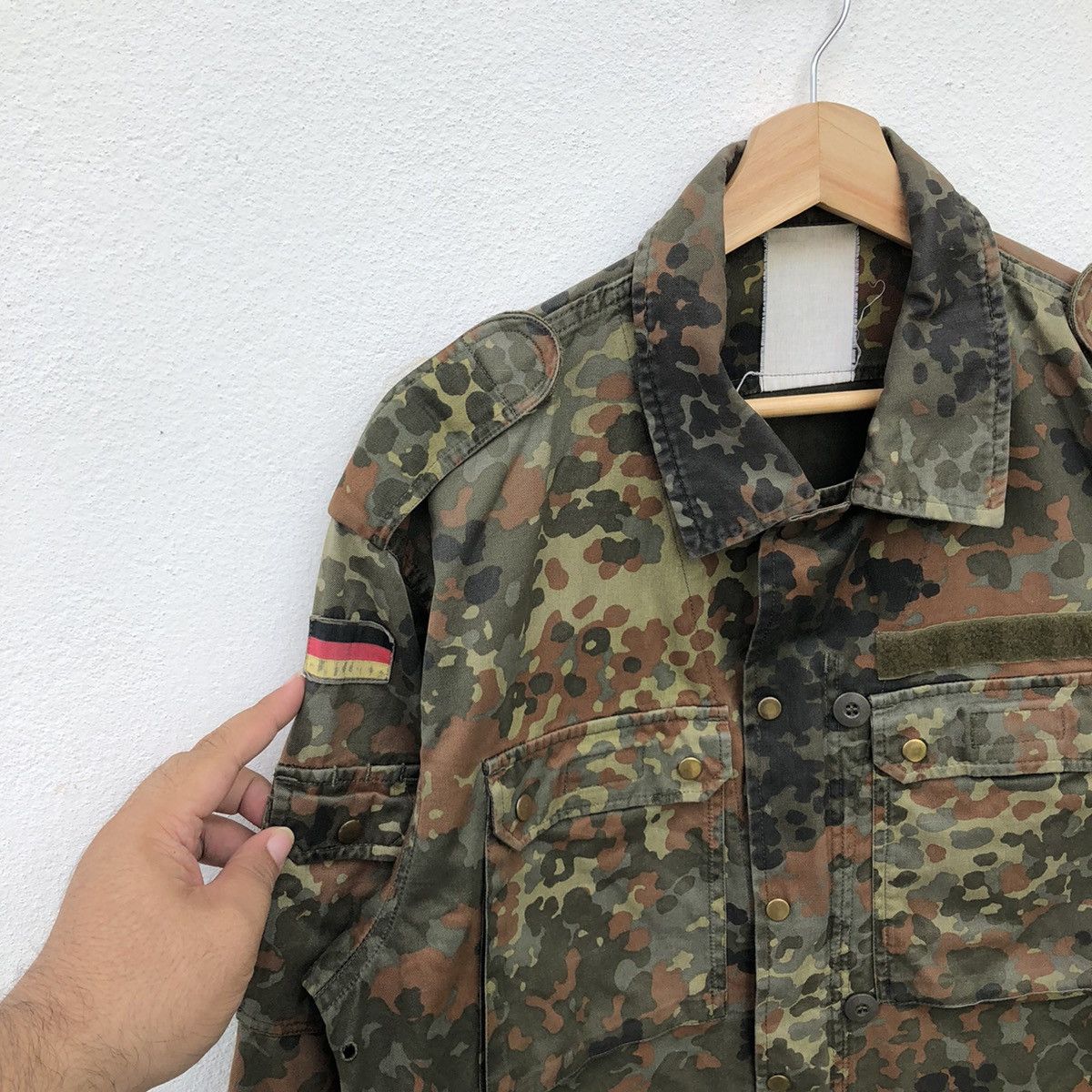 Vintage VINTAGE ARMY JACKET GERMANY FLAG MILITARY COLLECTIONS Size US L / EU 52-54 / 3 - 5 Thumbnail