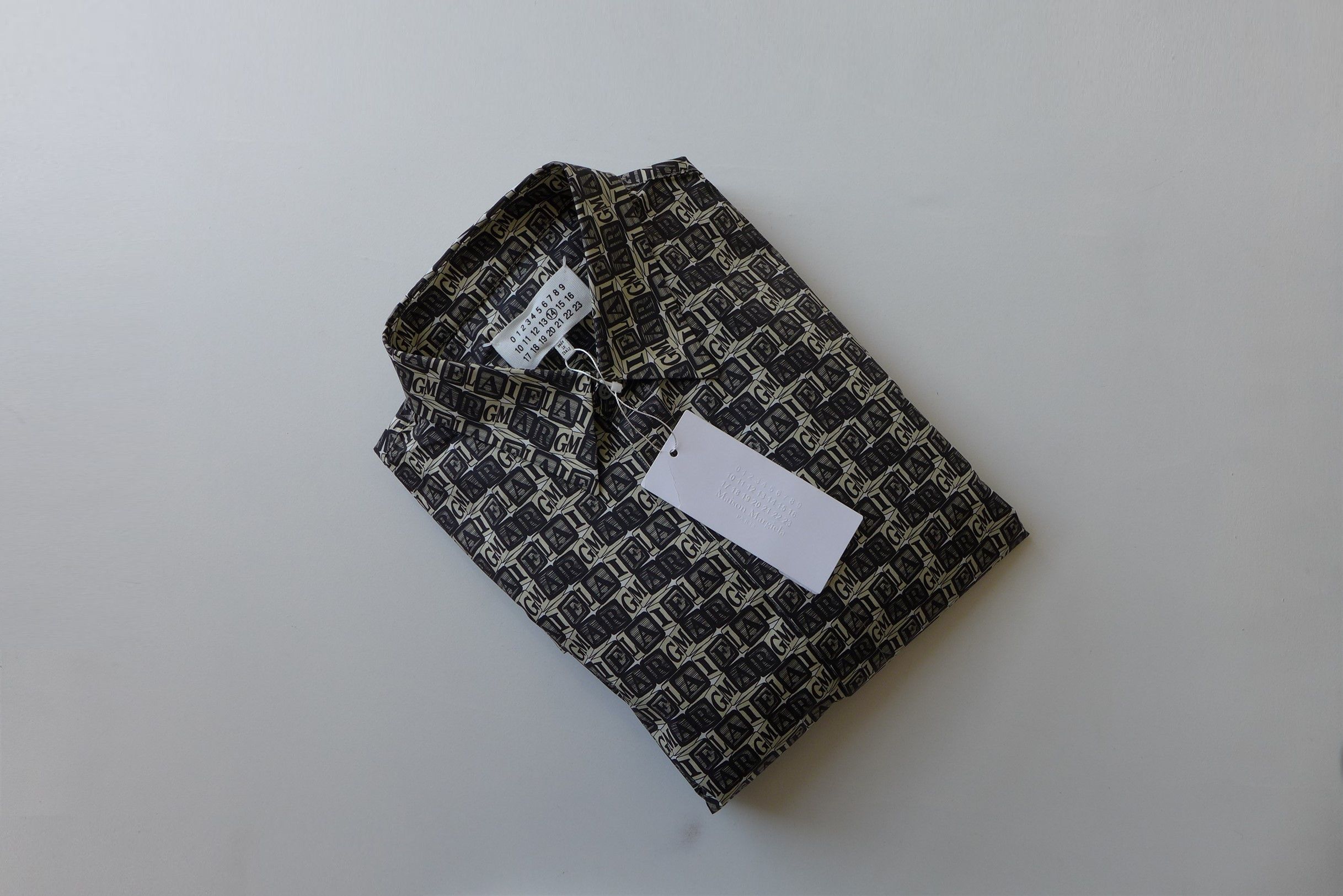 Maison Margiela Margiela Cube Logo Printed Shirt Size US M / EU 48-50 / 2 - 6 Thumbnail