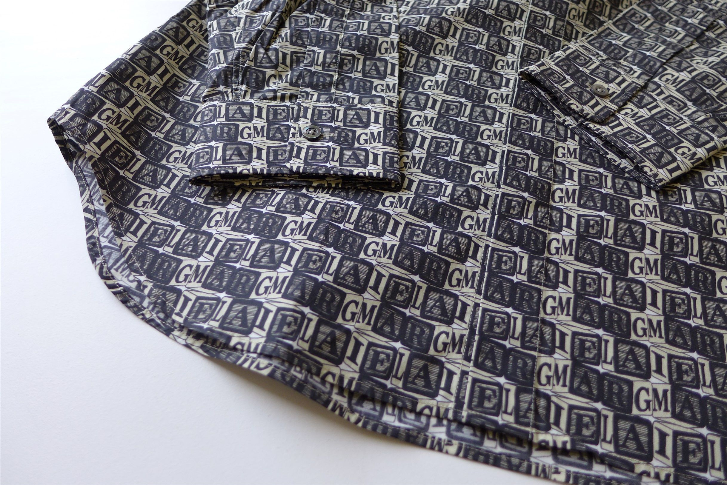 Maison Margiela Margiela Cube Logo Printed Shirt Size US M / EU 48-50 / 2 - 15 Thumbnail