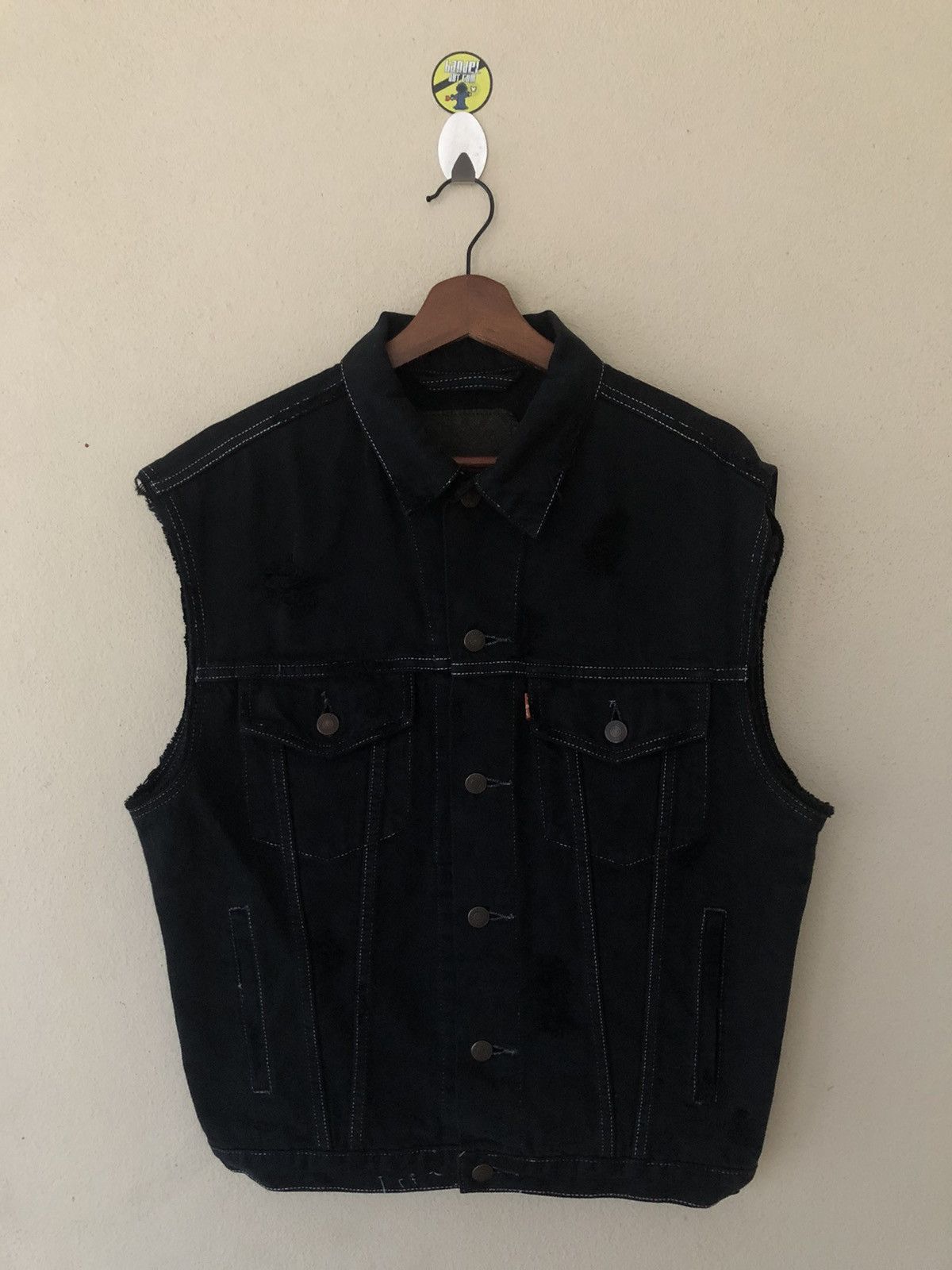 Levi's × Levi's Vintage Clothing × Vintage Vintage Levis Disstressed Black Vest Size US L / EU 52-54 / 3 - 1 Thumbnail