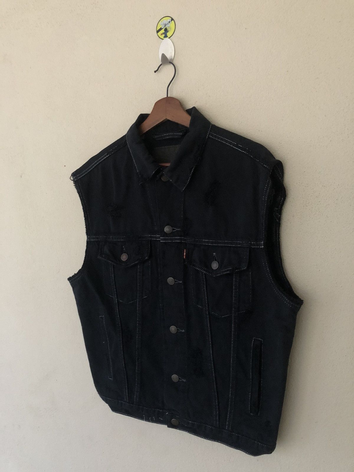 Levi's × Levi's Vintage Clothing × Vintage Vintage Levis Disstressed Black Vest Size US L / EU 52-54 / 3 - 2 Thumbnail