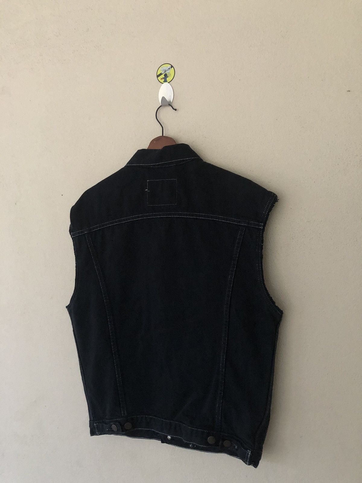 Levi's × Levi's Vintage Clothing × Vintage Vintage Levis Disstressed Black Vest Size US L / EU 52-54 / 3 - 3 Thumbnail