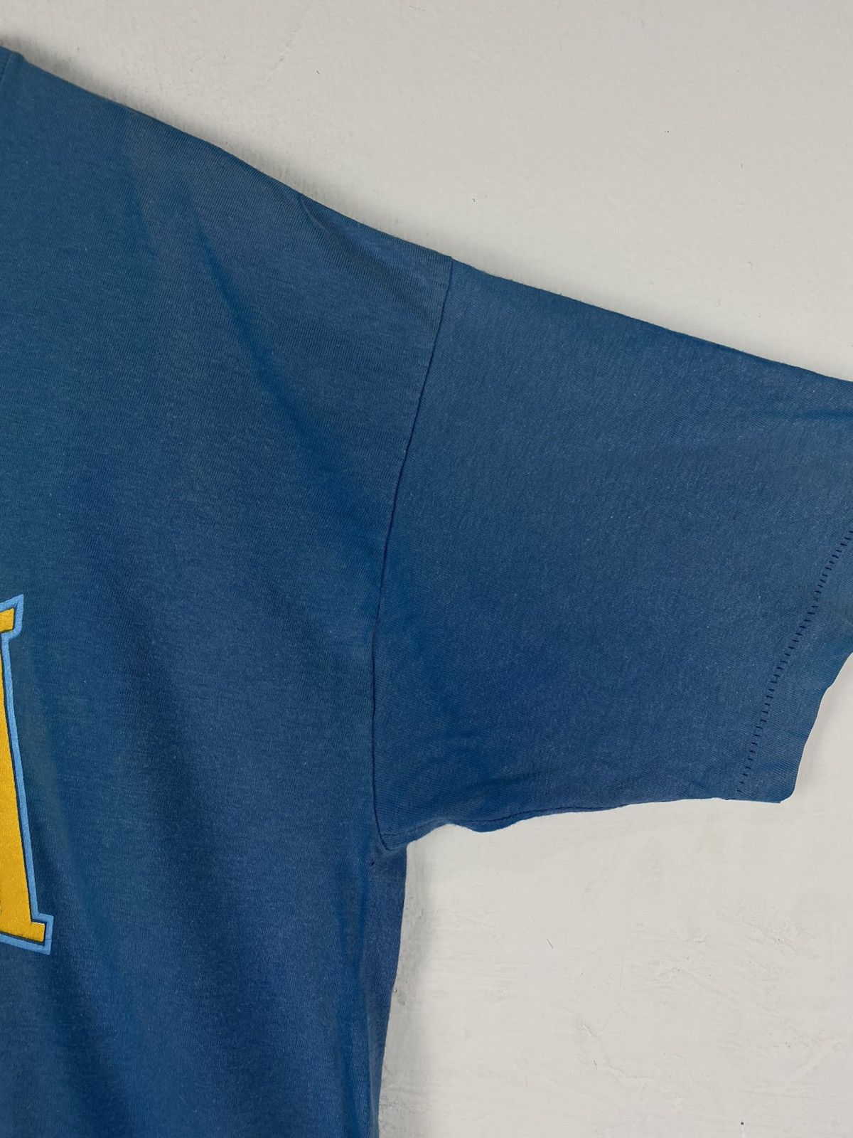 Vintage OFFER 🔥 Vintage UCLA Basketball Tee T Shirt Size US L / EU 52-54 / 3 - 6 Thumbnail