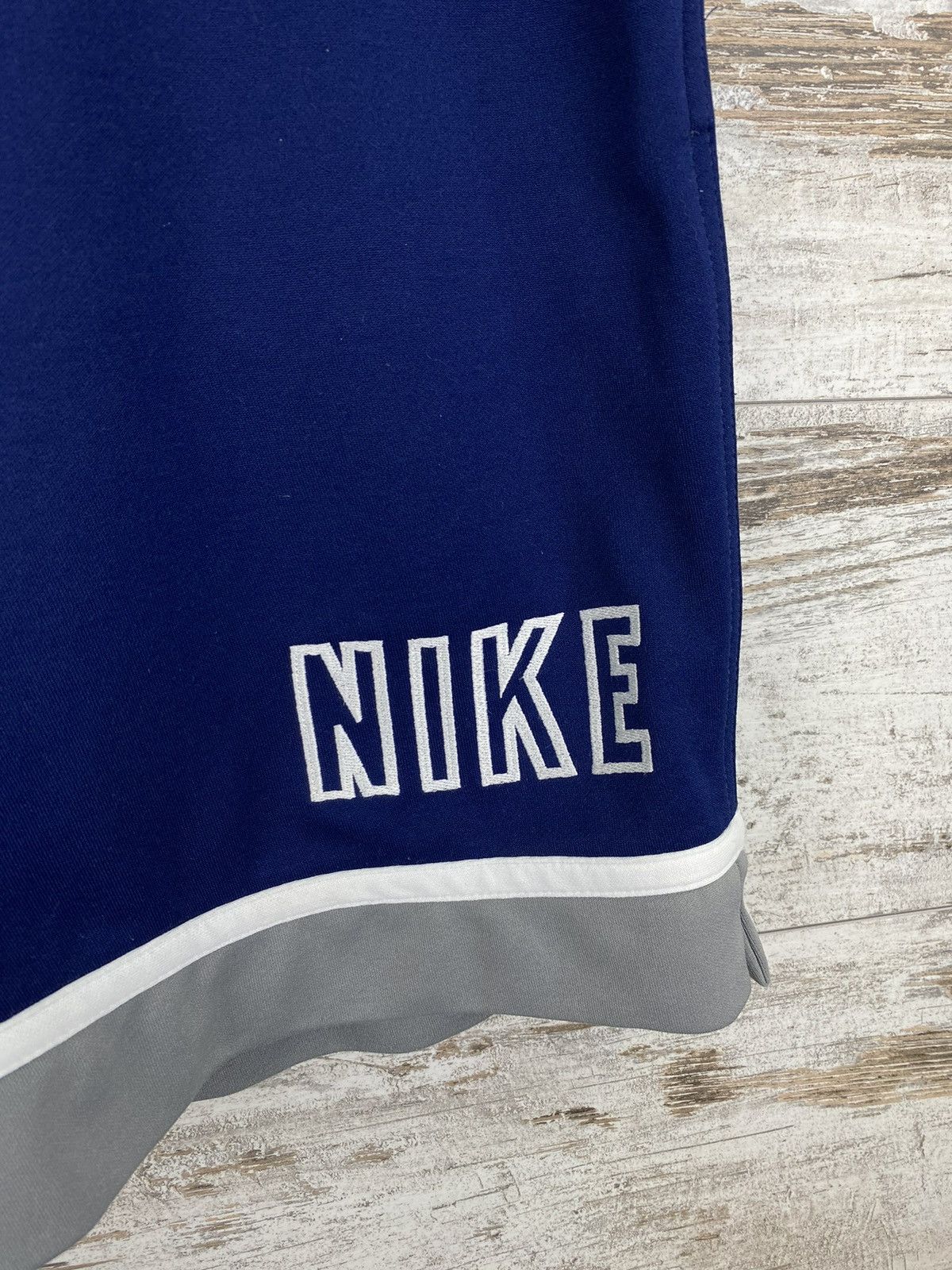Nike ACG Mens Vintage 90s Nike Shorts big logo streetwear y2k swoosh Size US 32 / EU 48 - 2 Thumbnail
