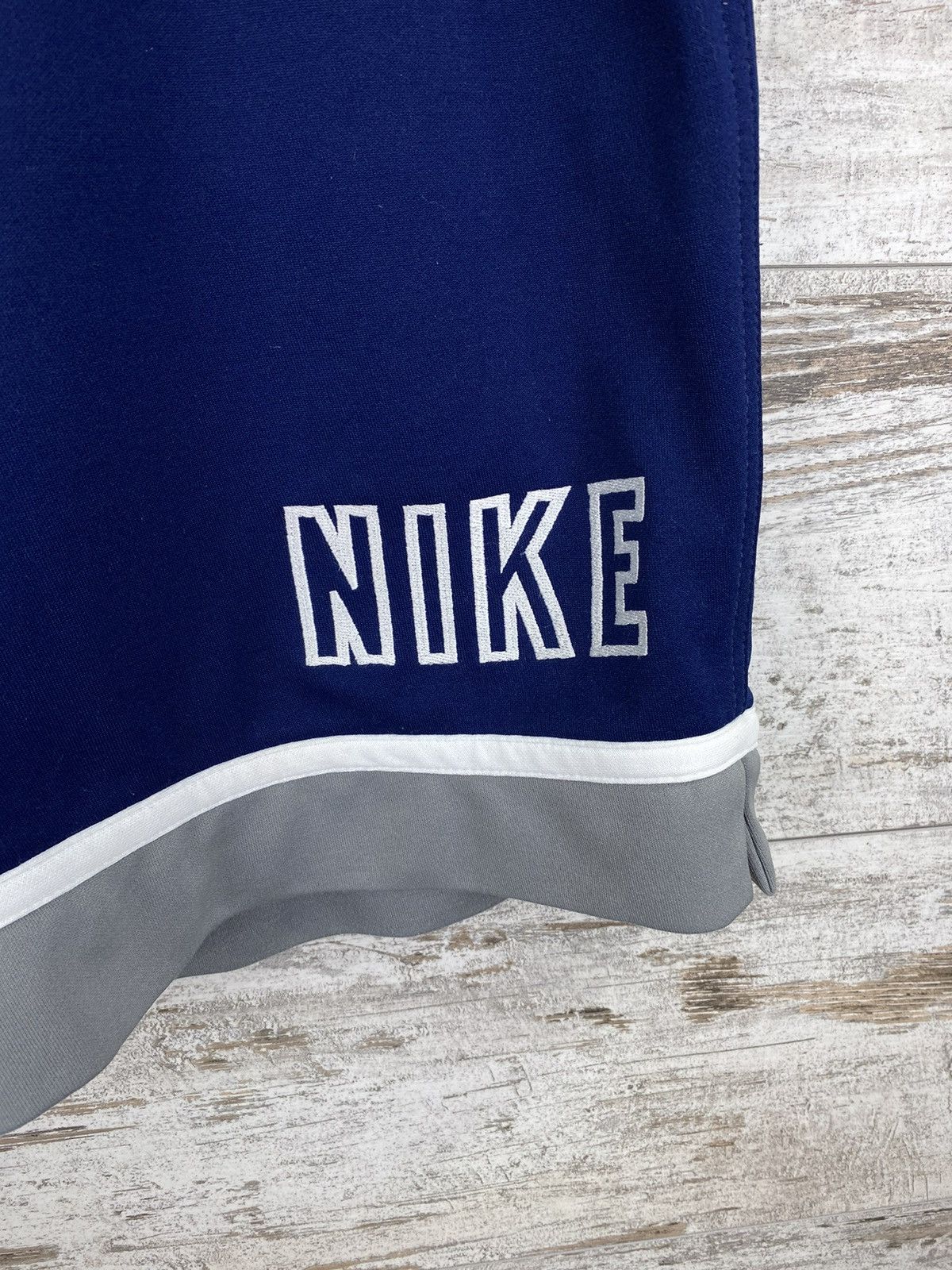 Nike ACG Mens Vintage 90s Nike Shorts big logo streetwear y2k swoosh Size US 32 / EU 48 - 4 Thumbnail
