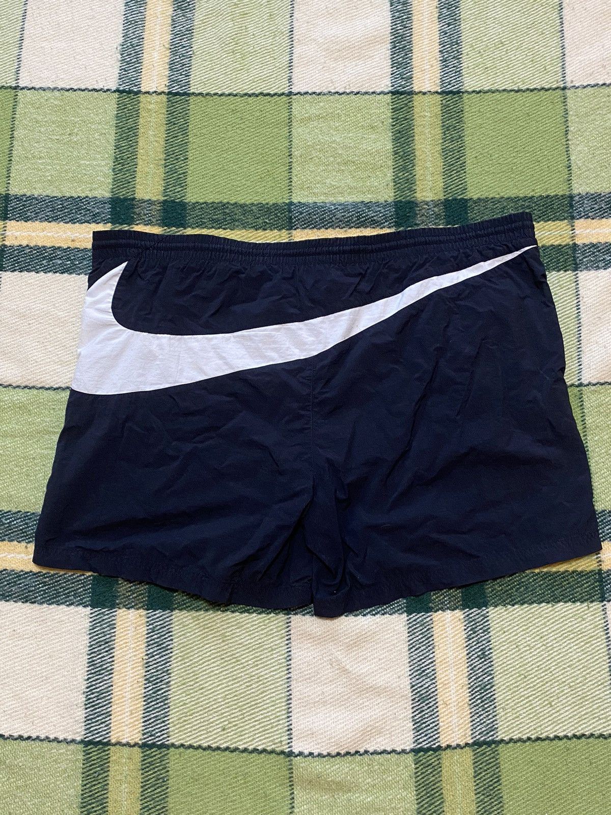 Nike Vintage Nike shorts streetwear swoosh casual y2k size XXL Size US 38 / EU 54 - 1 Thumbnail