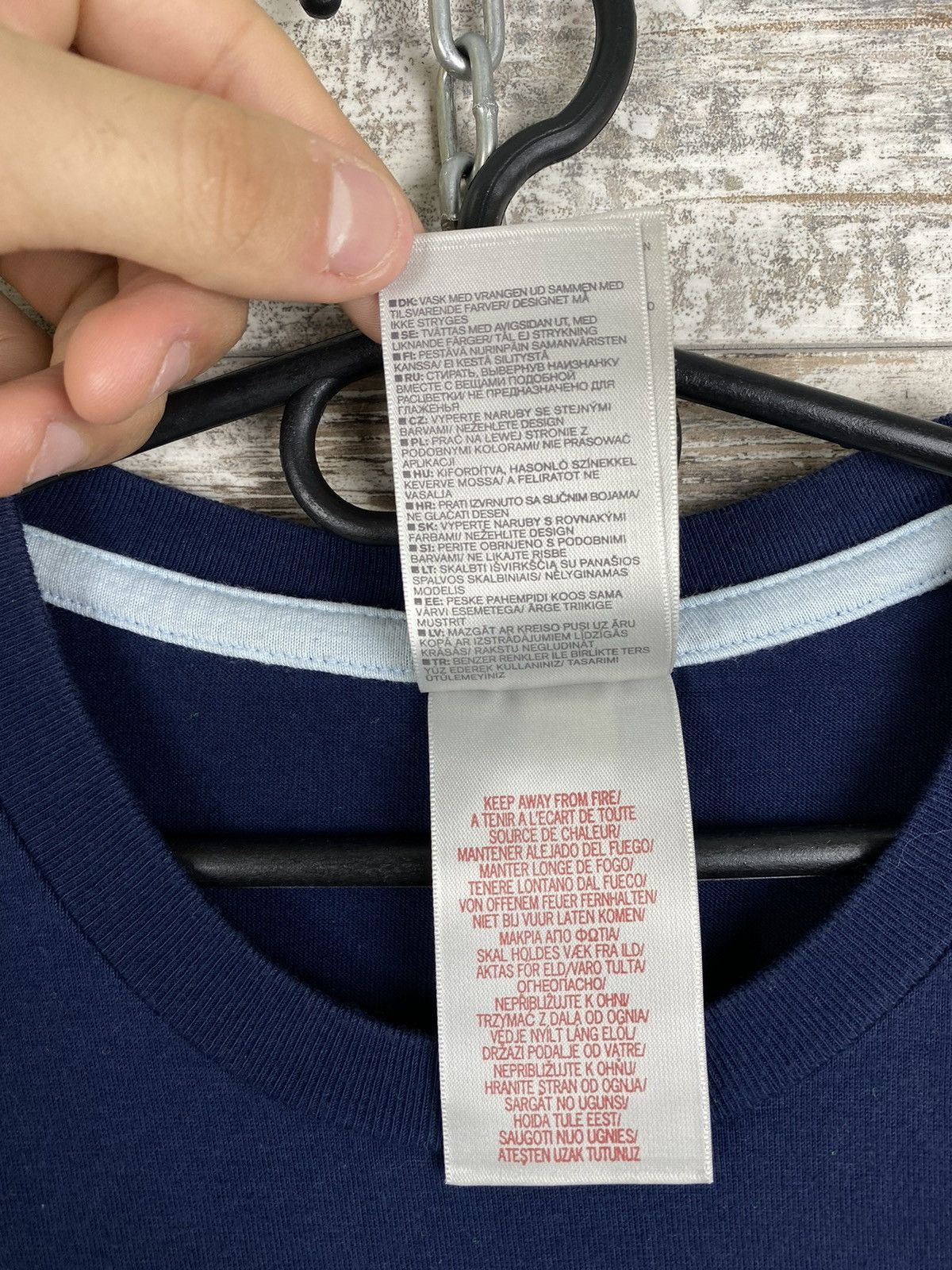 Nike Mens Nike T-shirt centre swoosh streetwear y2k tee tn acg Size US L / EU 52-54 / 3 - 6 Thumbnail