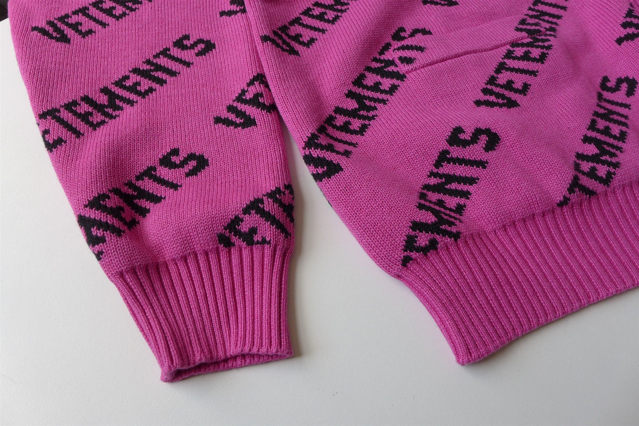 Vetements Vetements Logo Cardigan - Hot Pink Cotton & Cashmere Size US M / EU 48-50 / 2 - 8 Thumbnail