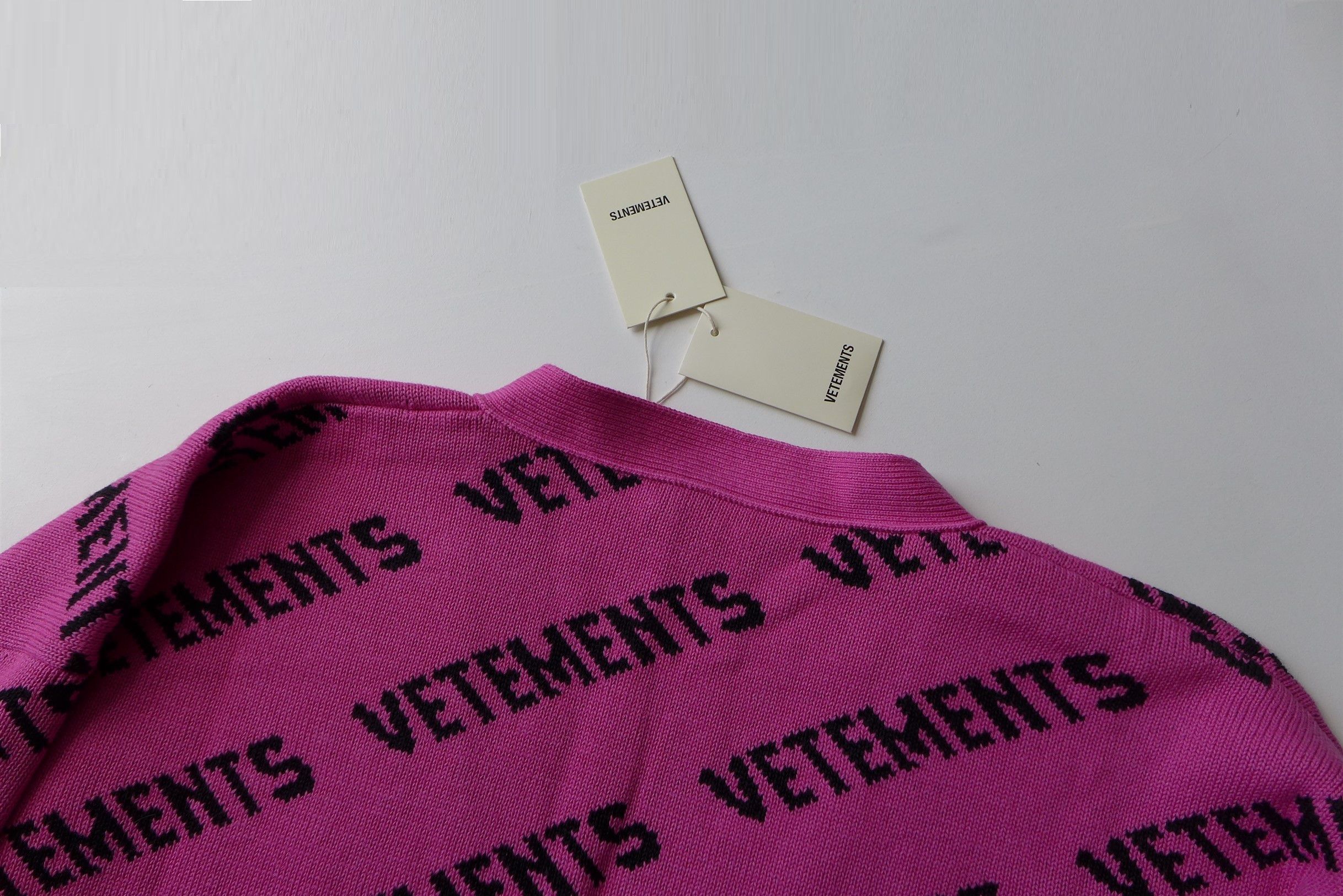 Vetements Vetements Logo Cardigan - Hot Pink Cotton & Cashmere Size US M / EU 48-50 / 2 - 7 Thumbnail