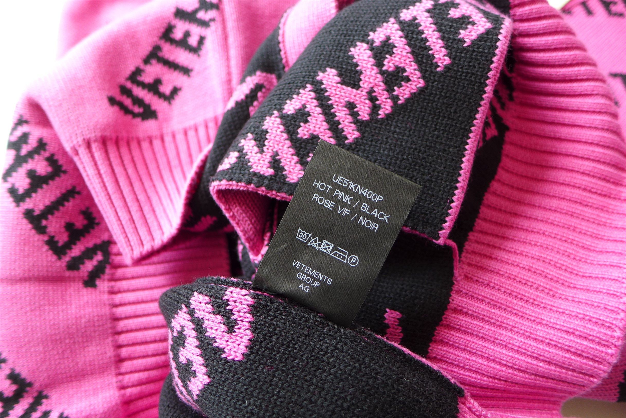 Vetements Vetements Logo Cardigan - Hot Pink Cotton & Cashmere Size US M / EU 48-50 / 2 - 12 Thumbnail