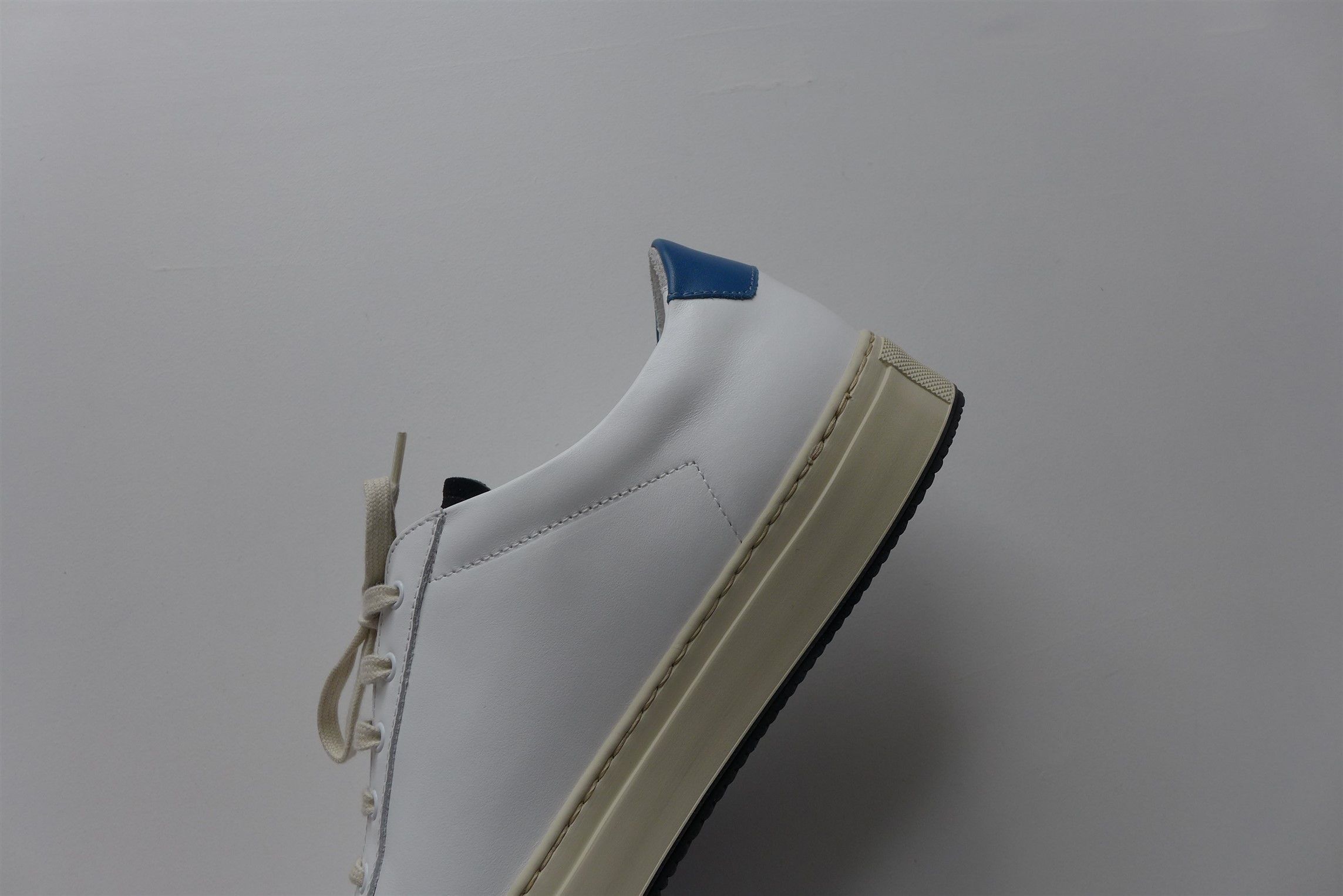 Common Projects Common Projects Retro Special Edition Sneakers - White/Navy Size US 6 / EU 39 - 9 Thumbnail