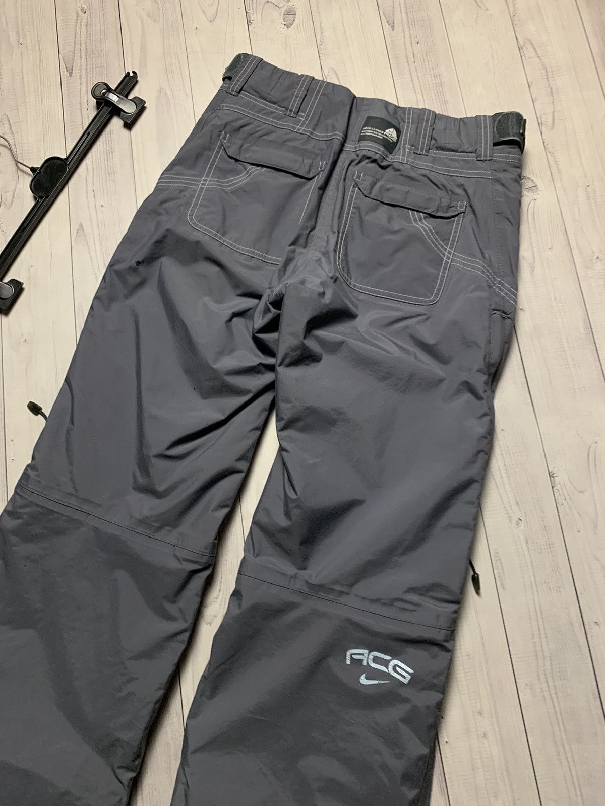 Nike × Nike ACG × Vintage Vintage Nike ACG ski pants women’s size M logo Size 30" / US 8 / IT 44 - 10 Thumbnail