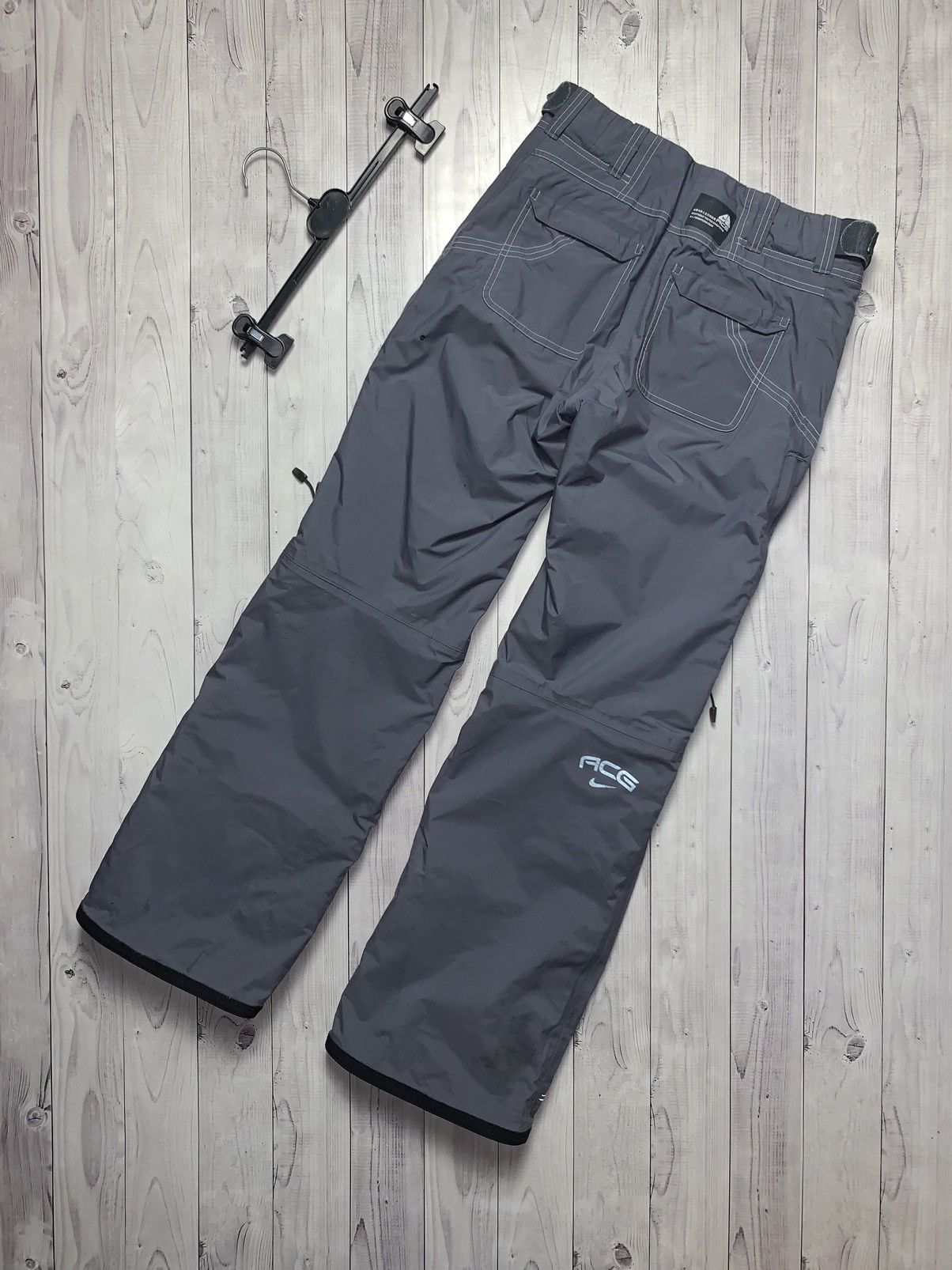 Nike × Nike ACG × Vintage Vintage Nike ACG ski pants women’s size M logo Size 30" / US 8 / IT 44 - 1 Thumbnail
