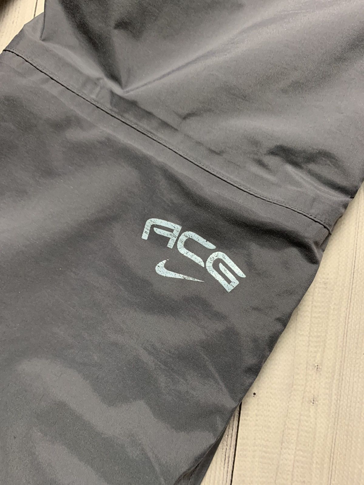 Nike × Nike ACG × Vintage Vintage Nike ACG ski pants women’s size M logo Size 30" / US 8 / IT 44 - 11 Thumbnail