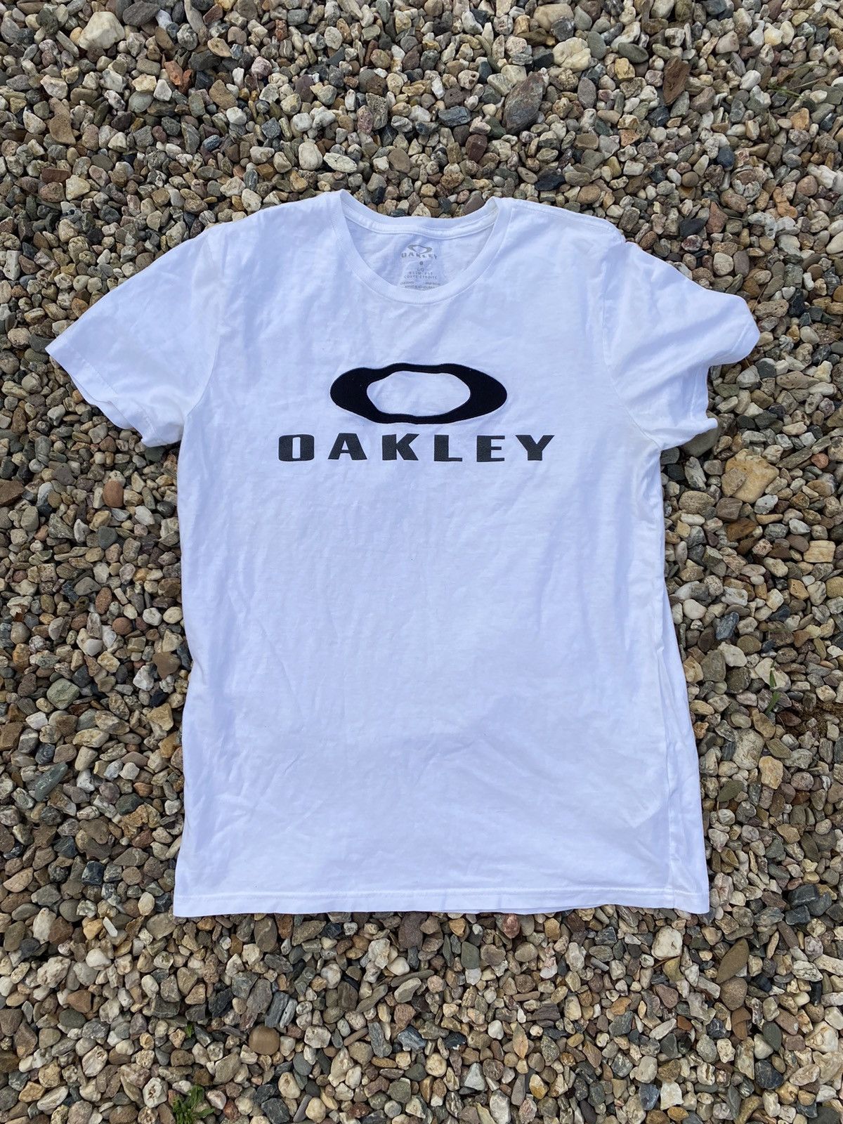 Oakley × Vintage Oakley vintage embroidered spell out big logo tshirt Size US L / EU 52-54 / 3 - 1 Thumbnail