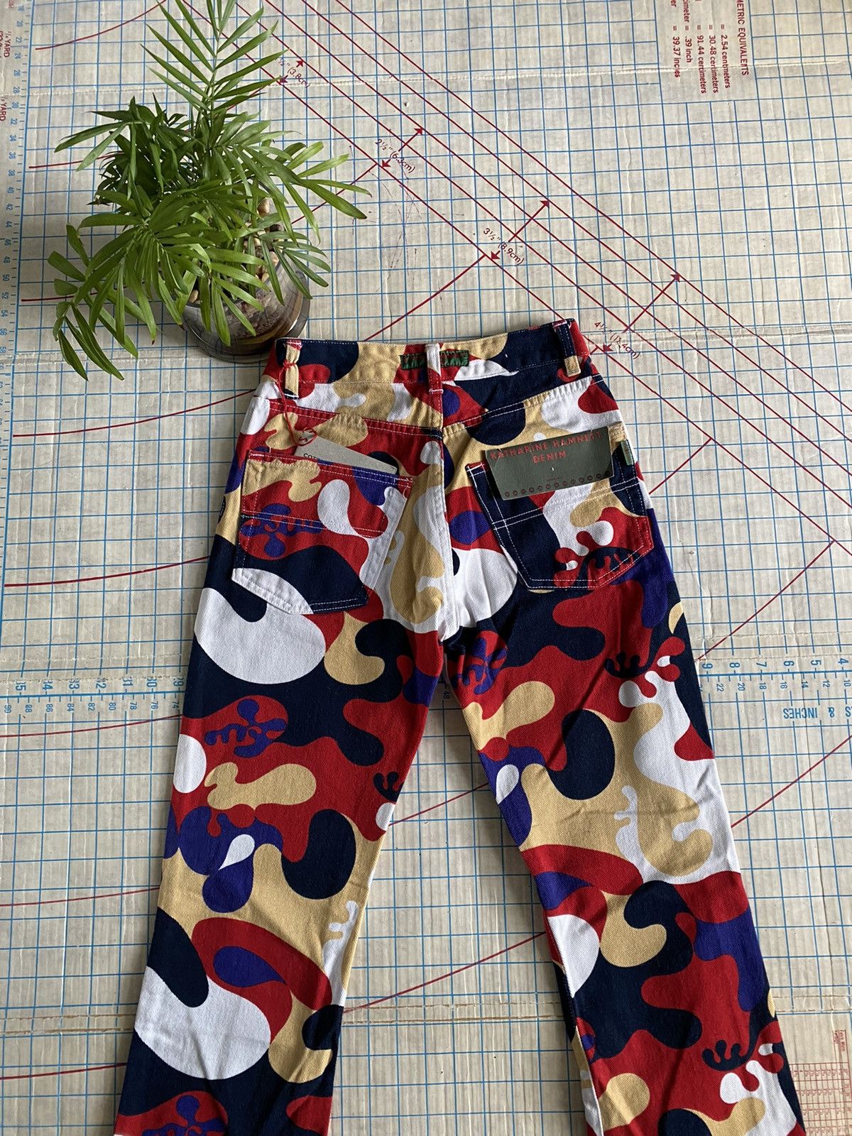 Katharine Hamnett London × Vintage Vintage Katharine Hamnett Denim Funky Pattern Jeans Size 26 Size US 26 / EU 42 - 14 Thumbnail
