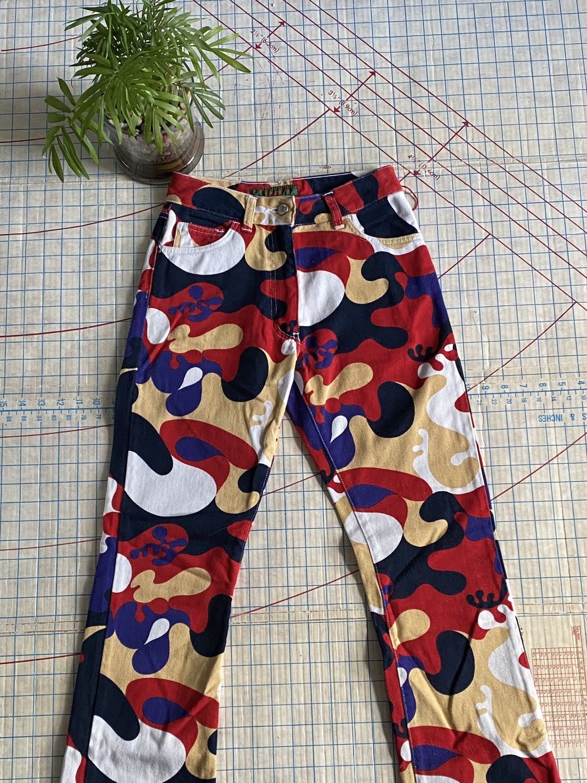 Katharine Hamnett London × Vintage Vintage Katharine Hamnett Denim Funky Pattern Jeans Size 26 Size US 26 / EU 42 - 2 Thumbnail