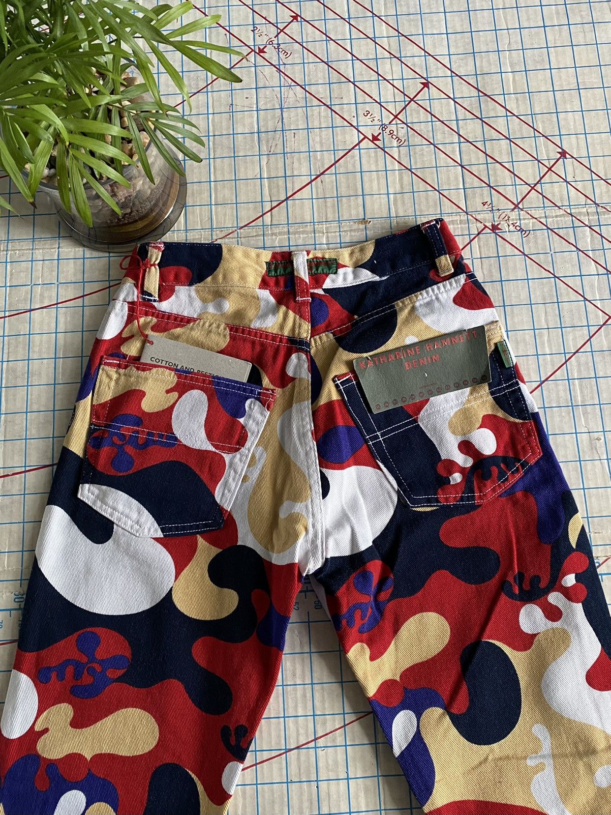 Katharine Hamnett London × Vintage Vintage Katharine Hamnett Denim Funky Pattern Jeans Size 26 Size US 26 / EU 42 - 8 Thumbnail