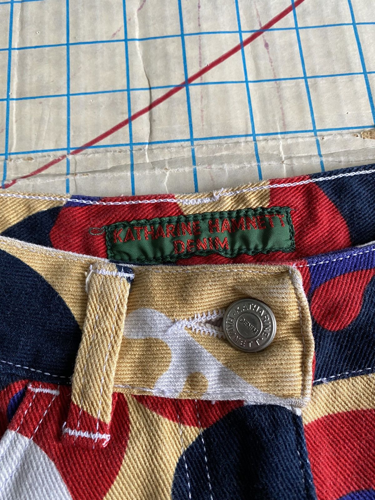 Katharine Hamnett London × Vintage Vintage Katharine Hamnett Denim Funky Pattern Jeans Size 26 Size US 26 / EU 42 - 4 Thumbnail