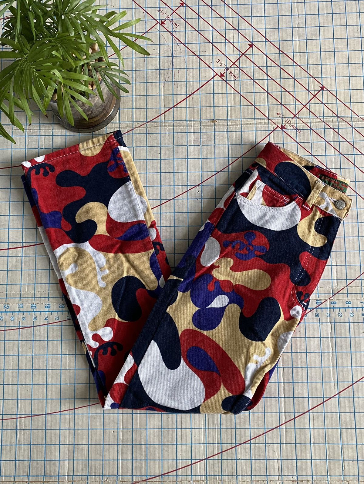 Katharine Hamnett London × Vintage Vintage Katharine Hamnett Denim Funky Pattern Jeans Size 26 Size US 26 / EU 42 - 15 Thumbnail