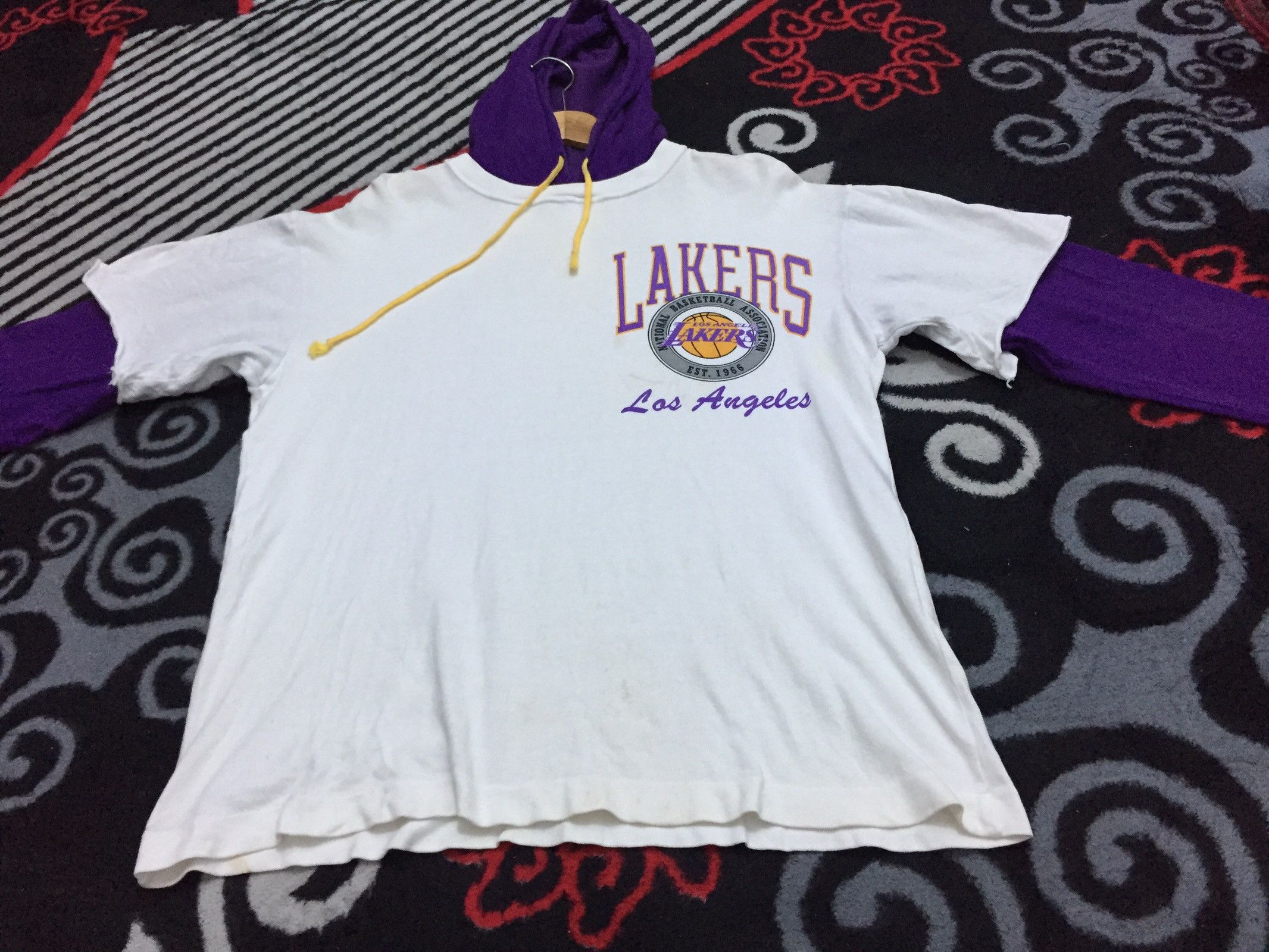 NBA Vintage Lakers Shirts Size US L / EU 52-54 / 3 - 7 Thumbnail