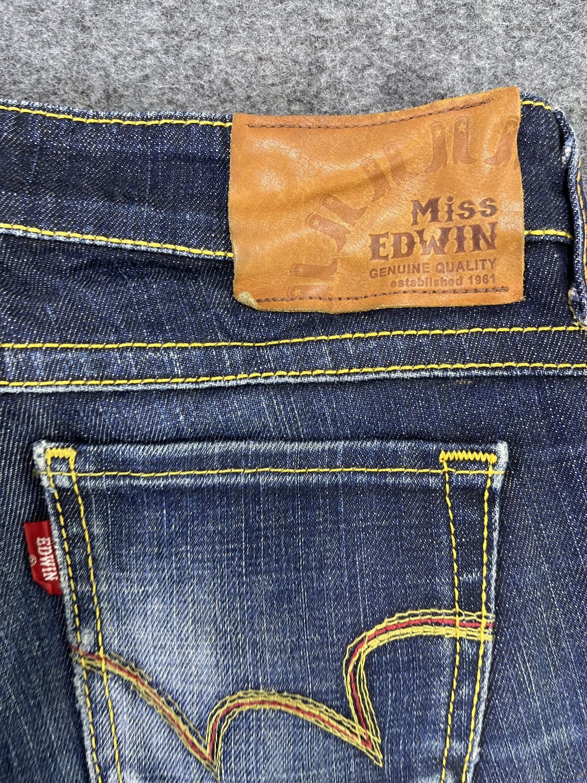 Edwin Miss Edwin Tight Straight Blue Jeans - J850 Size 30" / US 8 / IT 44 - 14 Thumbnail