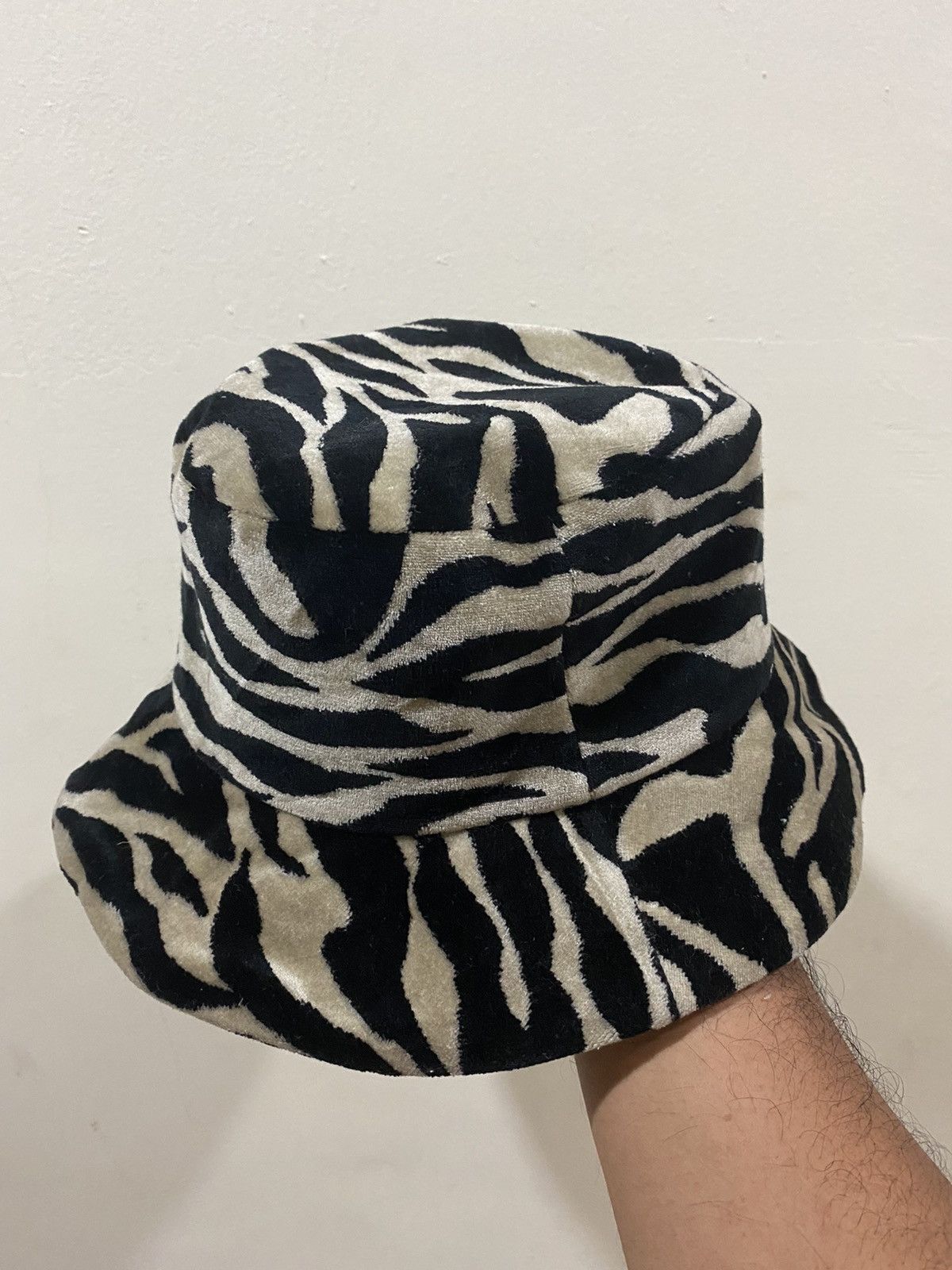 Japanese Brand × Other × Vintage 🔥Vintage🔥 Floridakeys Zebra Stripes Bucket Hat Size ONE SIZE - 1 Thumbnail