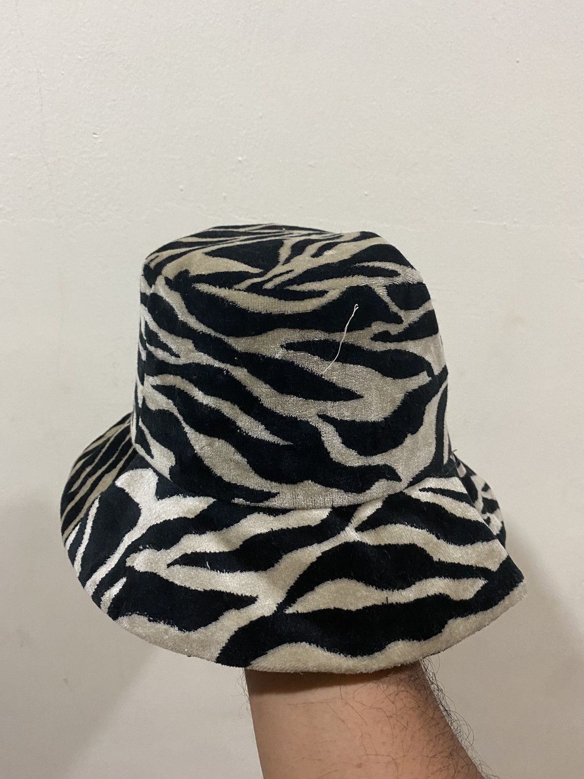 Japanese Brand × Other × Vintage 🔥Vintage🔥 Floridakeys Zebra Stripes Bucket Hat Size ONE SIZE - 3 Thumbnail