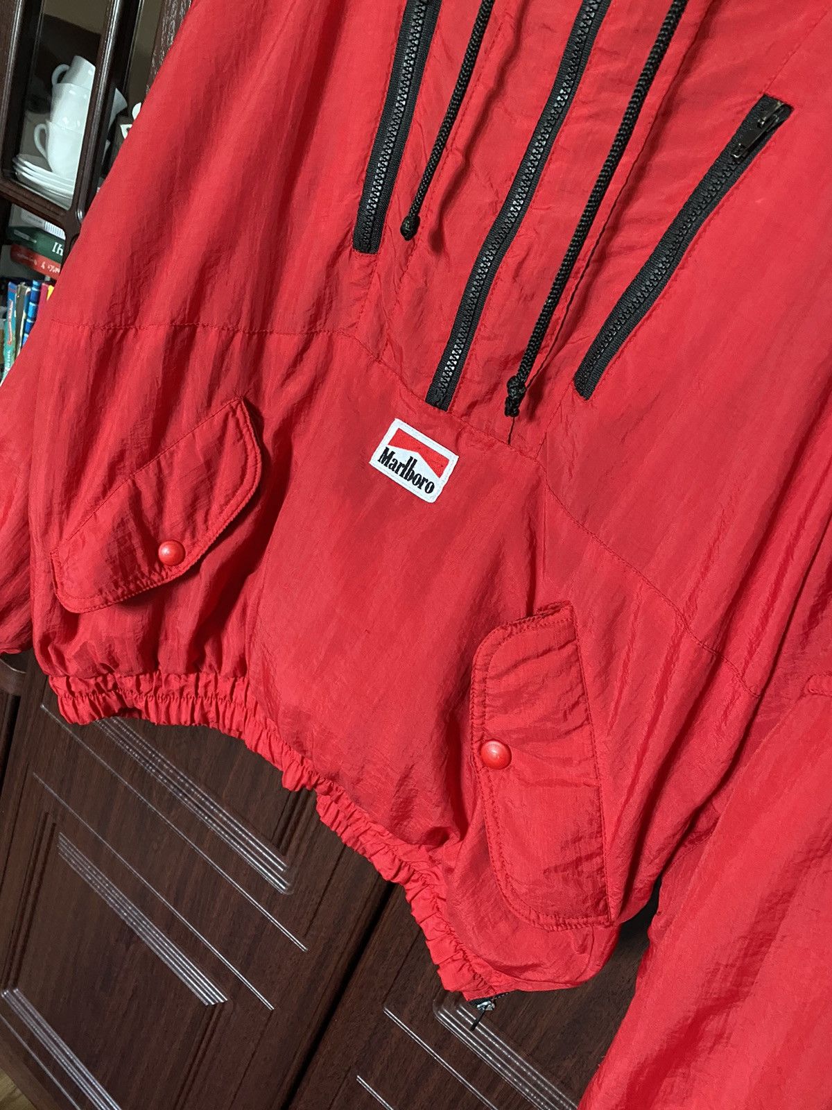 Marlboro Vintage Marlboro Team Anorak Jacket Lucky Strike Ferrari Size US L / EU 52-54 / 3 - 3 Thumbnail