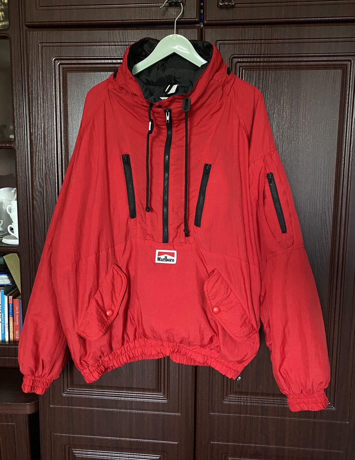 Marlboro Vintage Marlboro Team Anorak Jacket Lucky Strike Ferrari Size US L / EU 52-54 / 3 - 1 Thumbnail