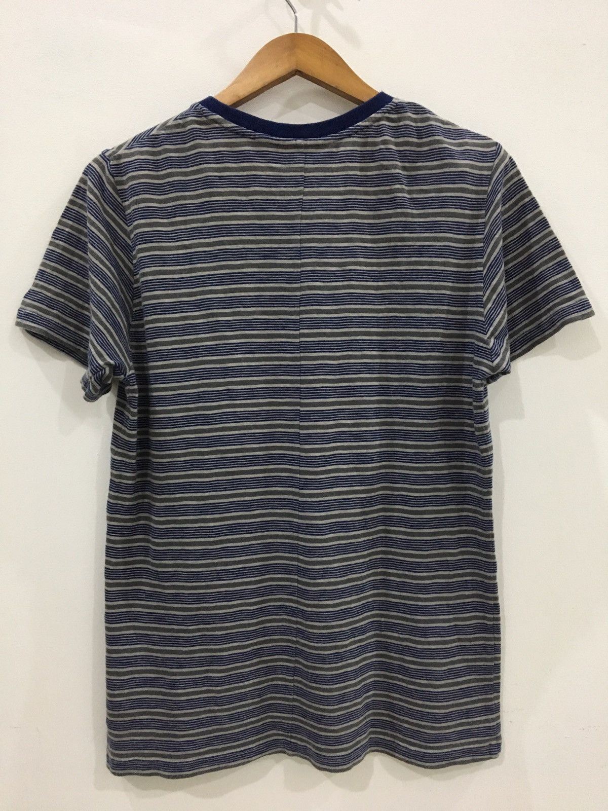 Jun Takahashi UNDERCOVER x UNIQLO - STRIPE BLUE GREEN SHORT SLEEVE TEE Size US S / EU 44-46 / 1 - 7 Thumbnail
