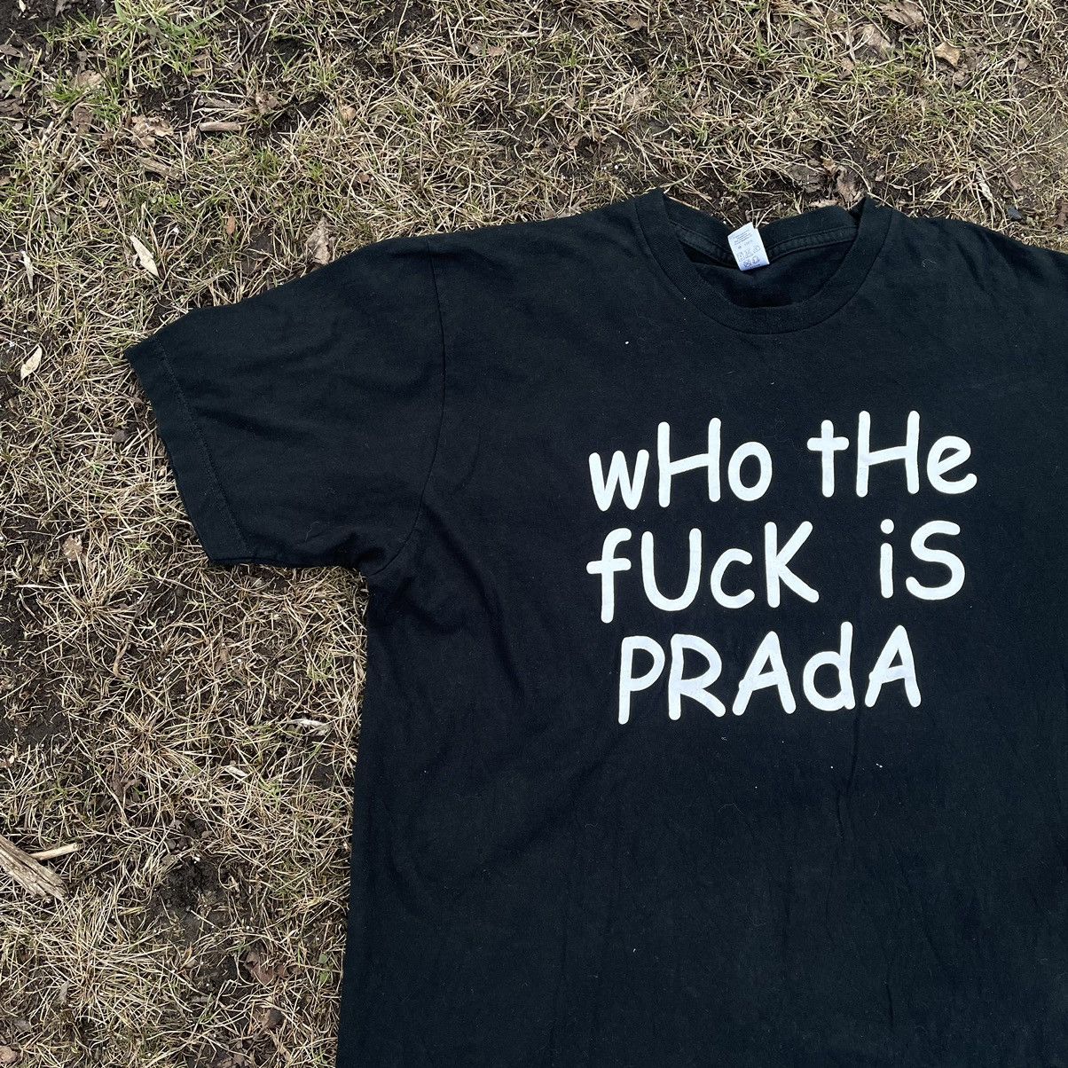 Vintage Vintage Y2K Graphic Tee Who The Fuck Is Prada Black Swag L Size US L / EU 52-54 / 3 - 3 Thumbnail