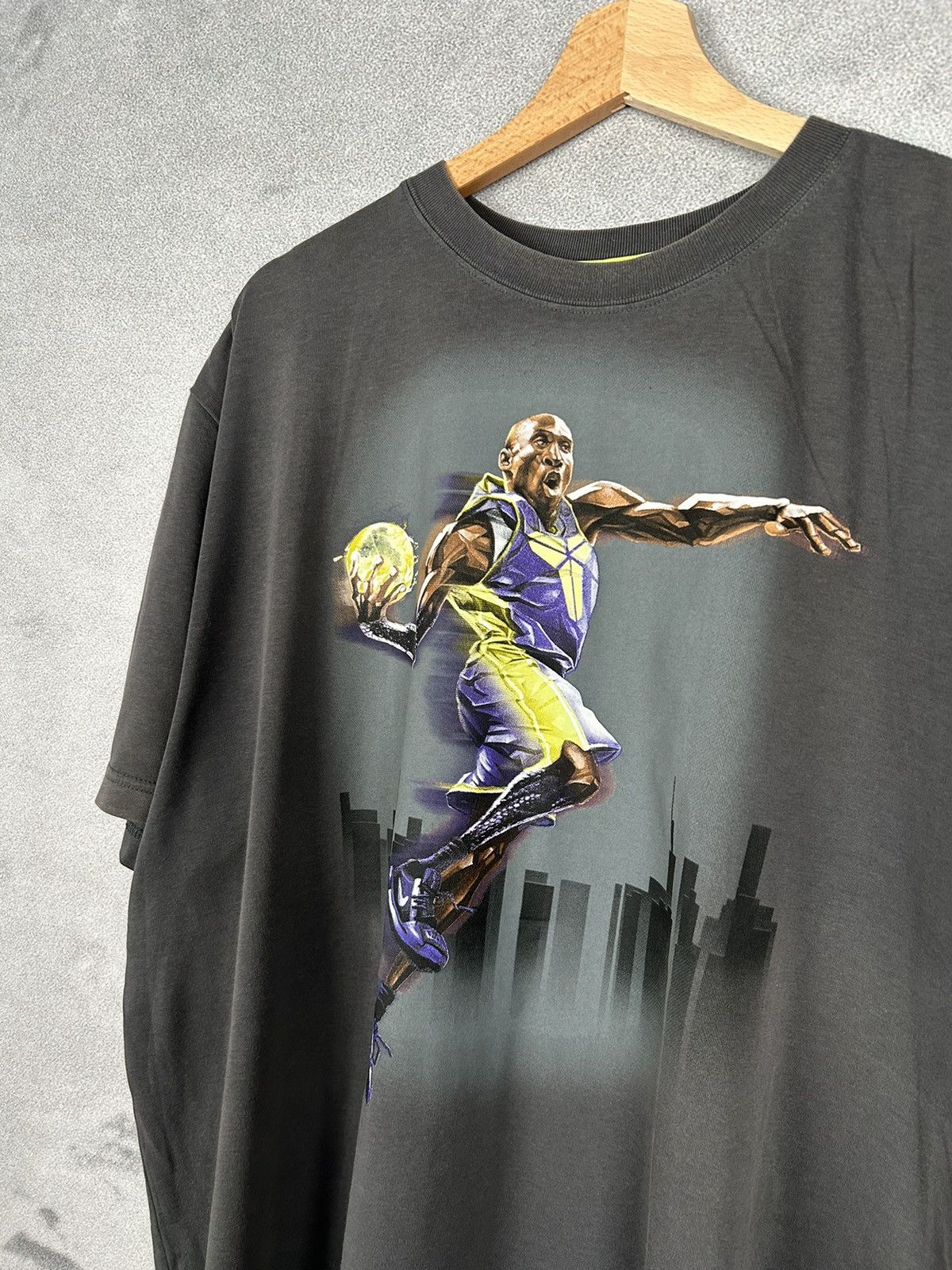 NBA Nike Kobe Bryant NBA Graphic Tee Basketball Streetwear Size US XXL / EU 58 / 5 - 3 Thumbnail