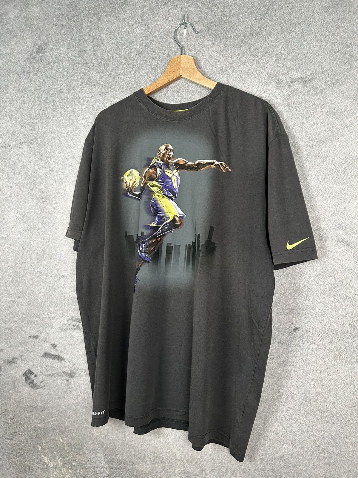 NBA Nike Kobe Bryant NBA Graphic Tee Basketball Streetwear Size US XXL / EU 58 / 5 - 2 Thumbnail
