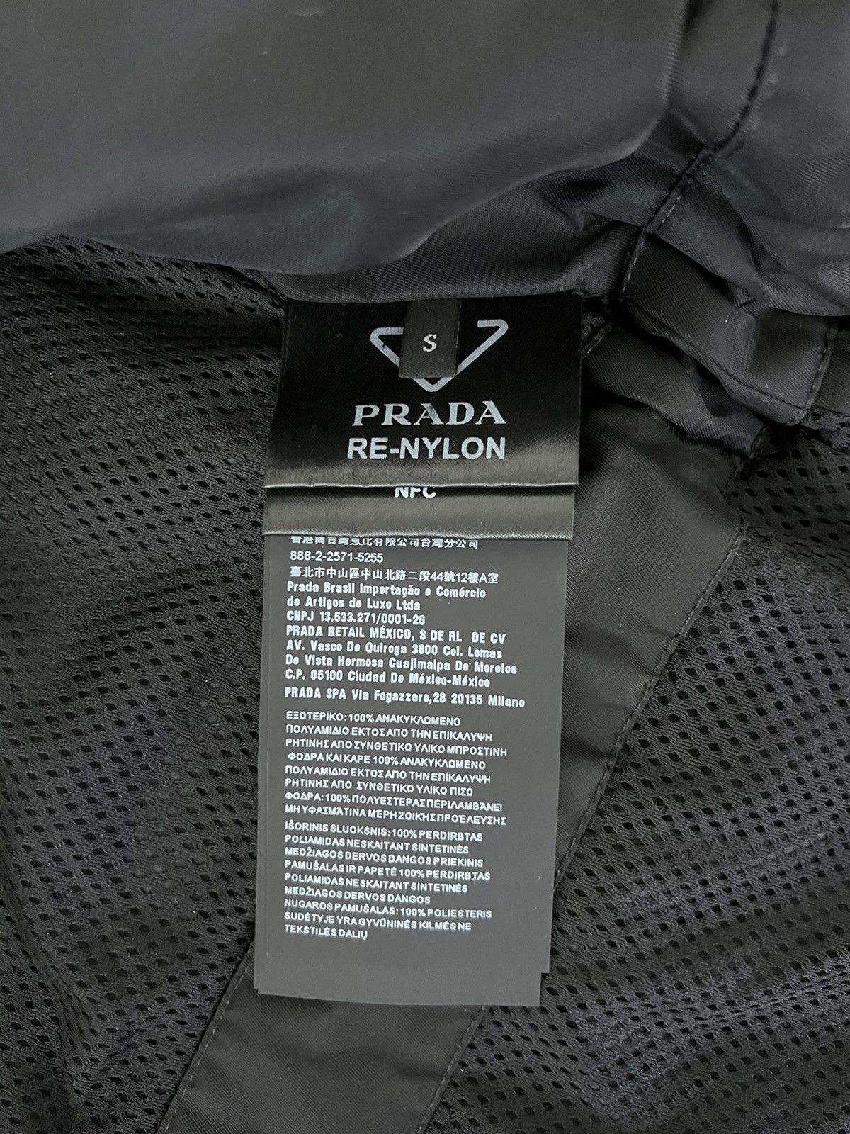 Prada Prada Re-Nylon cargo vest Size US S / EU 44-46 / 1 - 11 Thumbnail