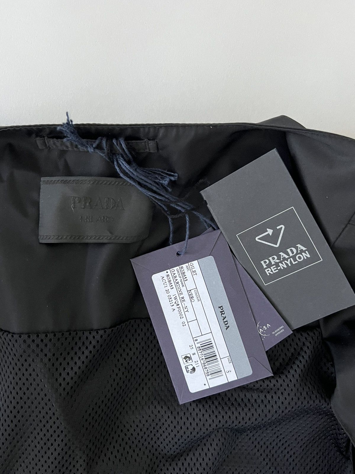 Prada Prada Re-Nylon cargo vest Size US S / EU 44-46 / 1 - 5 Thumbnail