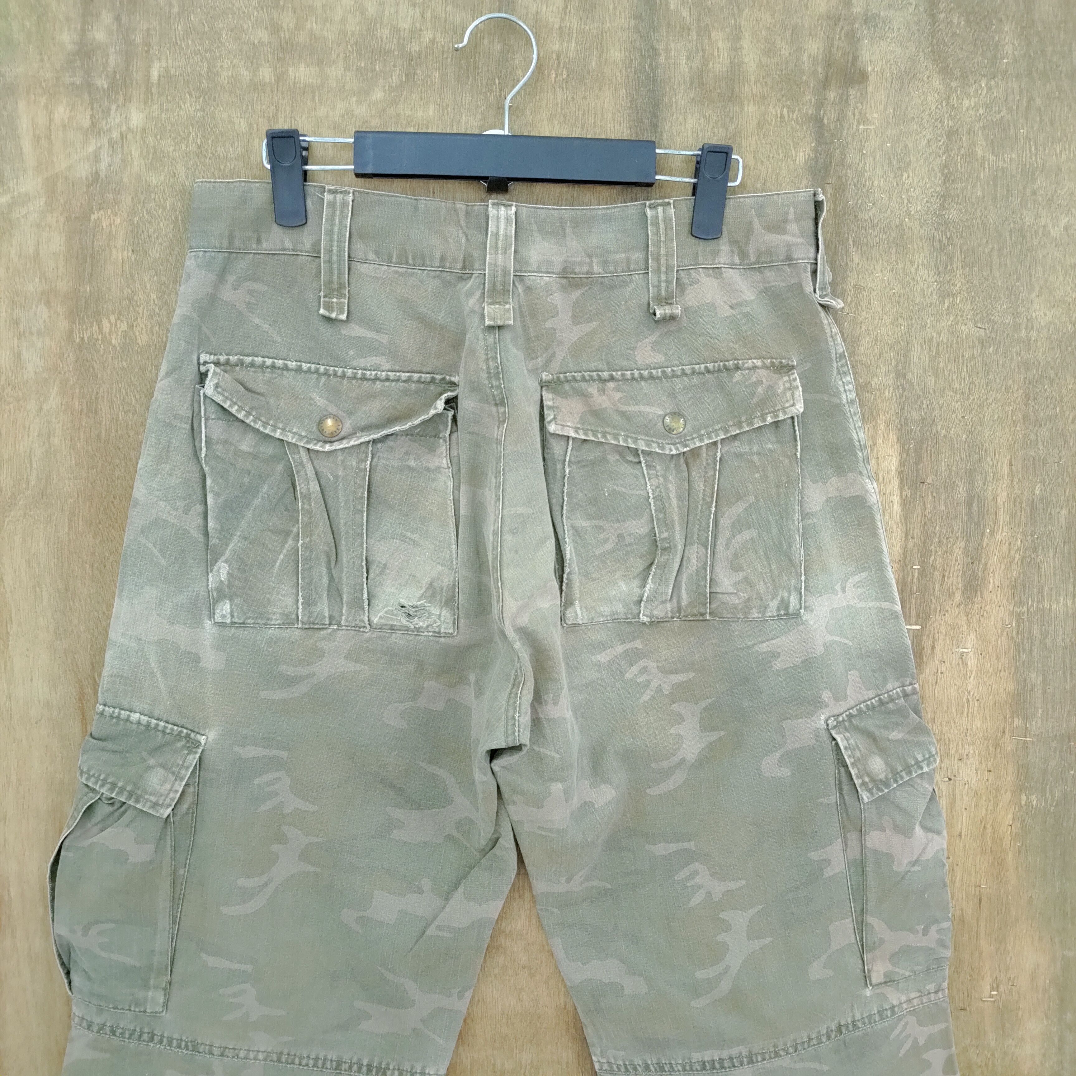Vintage VINTAGE STABLE MAINSTREAM CAMO FADED BAGGY CARGO PANTS Size US 30 / EU 46 - 9 Thumbnail