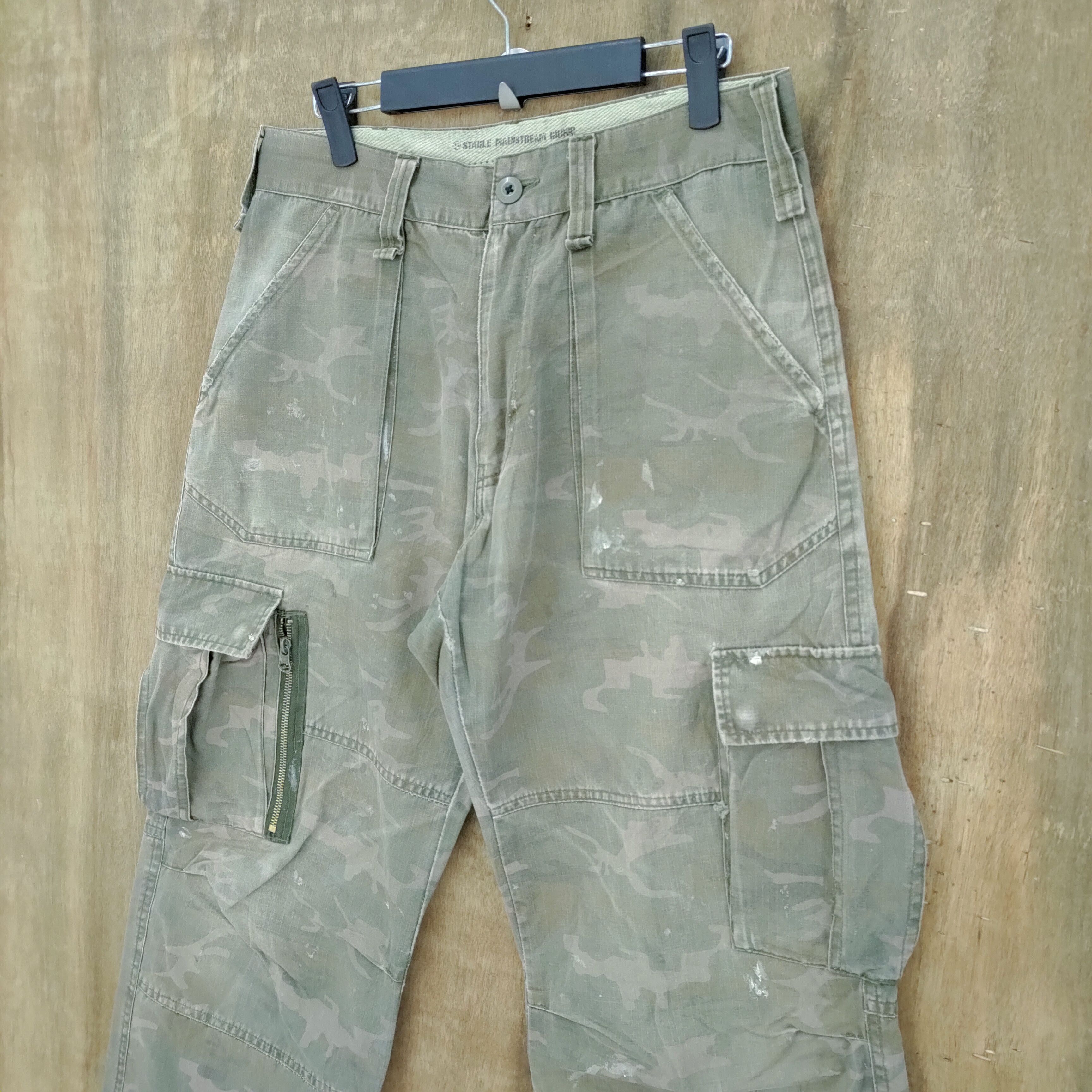 Vintage VINTAGE STABLE MAINSTREAM CAMO FADED BAGGY CARGO PANTS Size US 30 / EU 46 - 6 Thumbnail