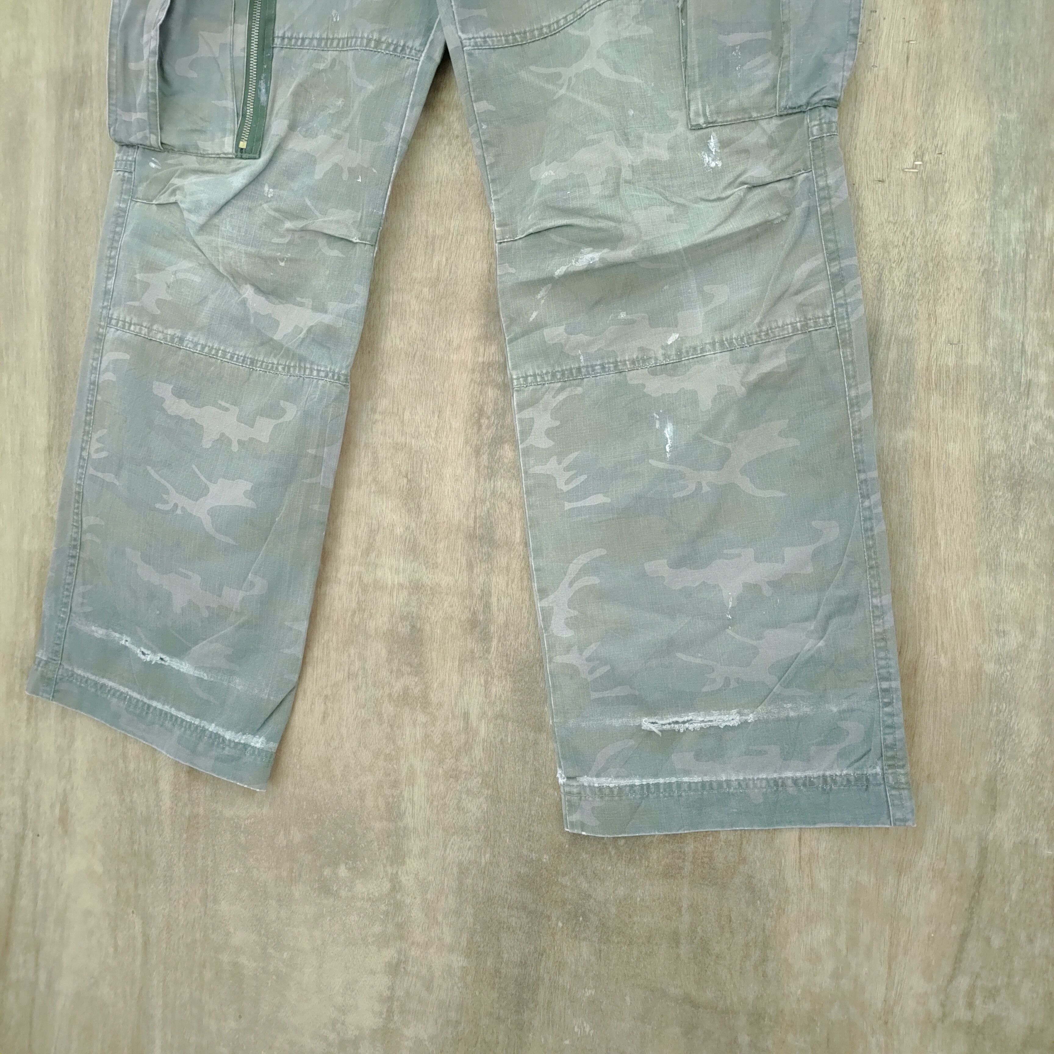Vintage VINTAGE STABLE MAINSTREAM CAMO FADED BAGGY CARGO PANTS Size US 30 / EU 46 - 7 Thumbnail